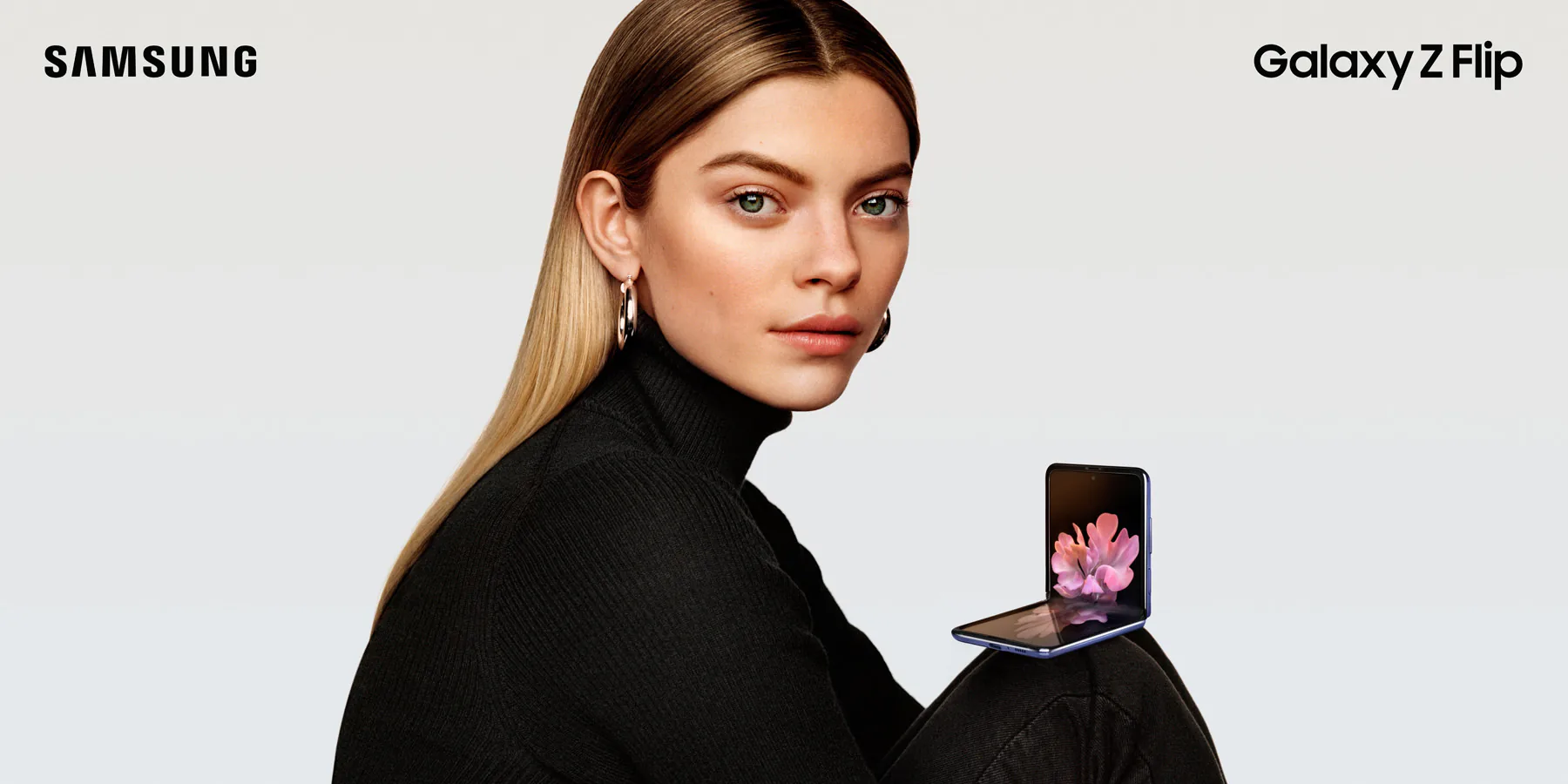 Samsung ra mắt Galaxy Z Flip nhỏ gọn, đầy cá tính và thời trang