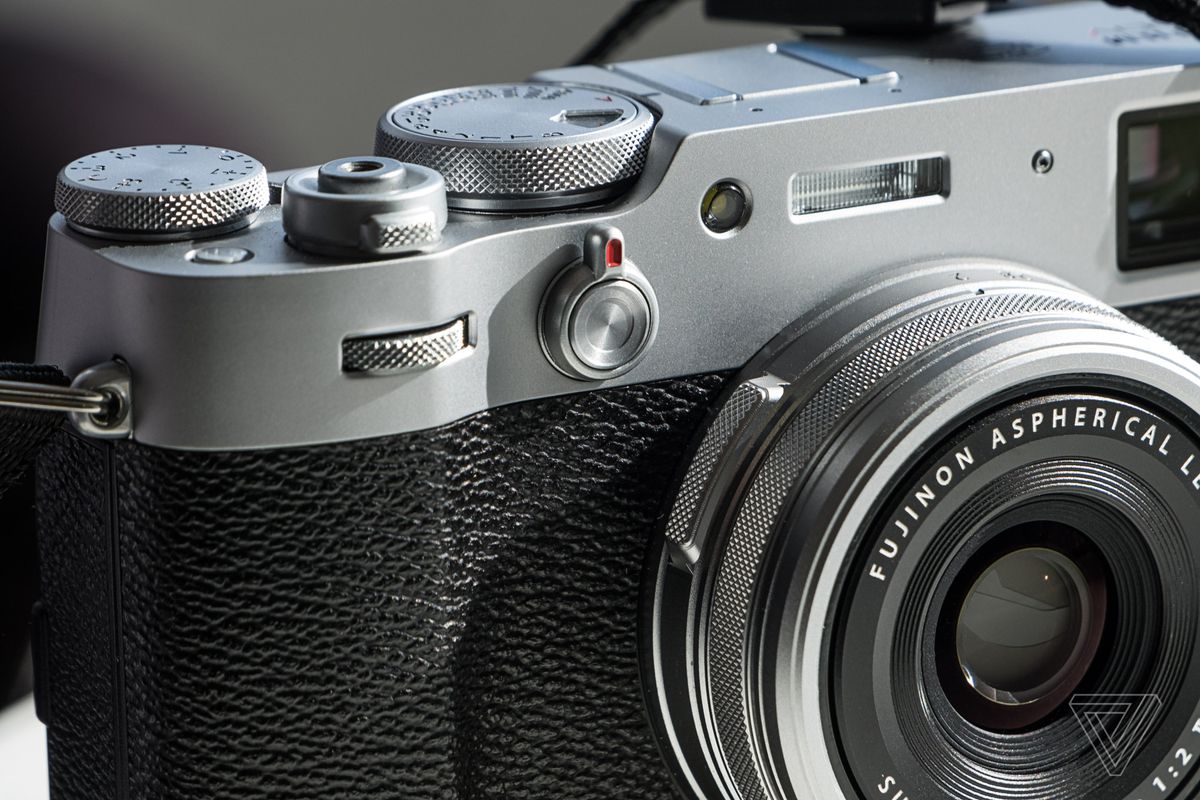 Fujifilm X100V ra mắt: Cảm biến mới, ống kính được cải tiến, chống chịu thời tiết