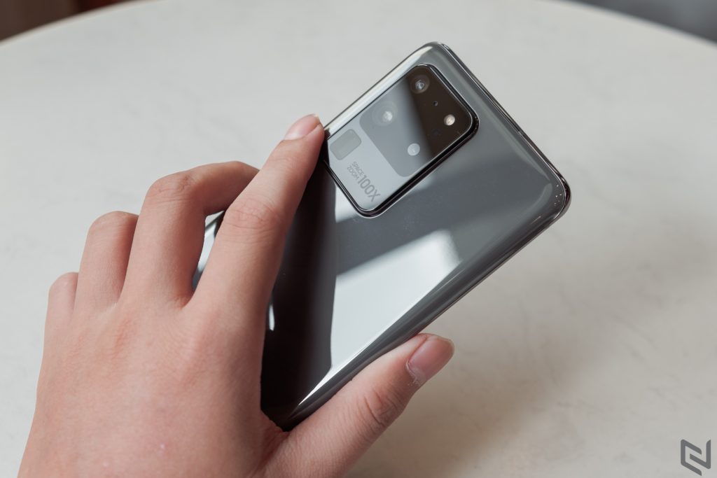Mở hộp Galaxy S20 Ultra bản chính thức: Nổi bật với camera zoom khủng, giá gần 30 triệu