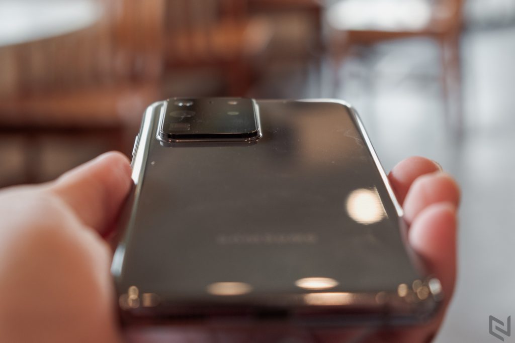 Mở hộp Galaxy S20 Ultra bản chính thức: Nổi bật với camera zoom khủng, giá gần 30 triệu