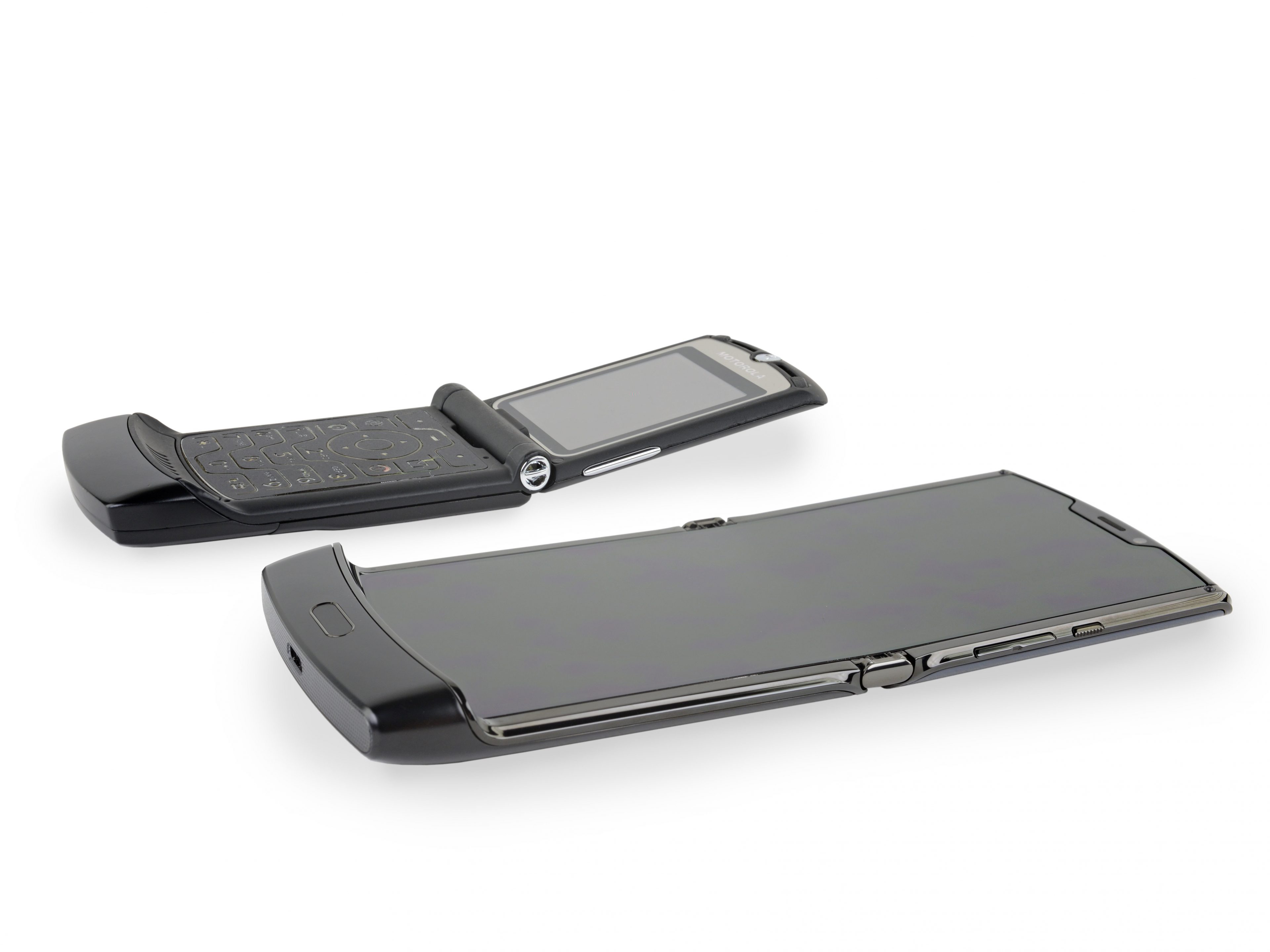 Tháo tung Motorola Razr cùng iFixit: một trong những chiếc điện thoại phức tạp nhất!