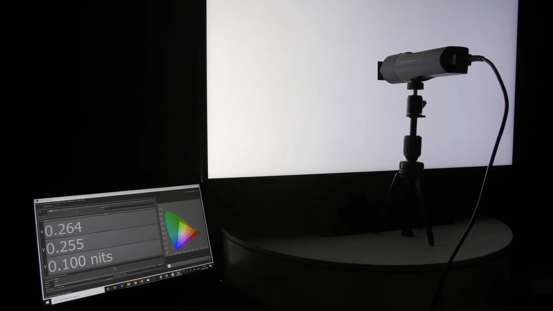 YouTuber so sánh Apple Pro Display XDR với màn hình chuyên nghiệp 43,000 USD từ Sony