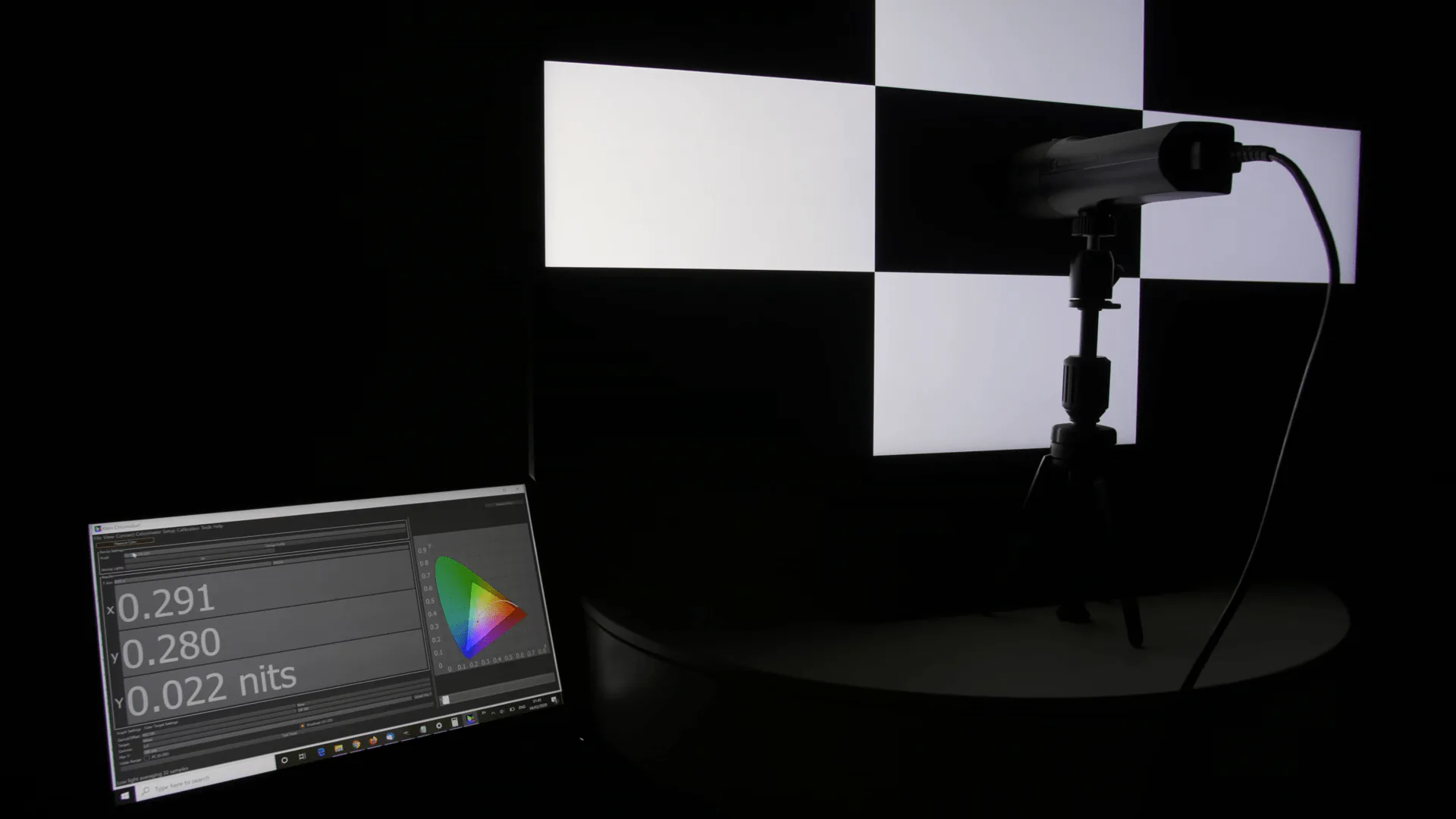 YouTuber so sánh Apple Pro Display XDR với màn hình chuyên nghiệp 43,000 USD từ Sony