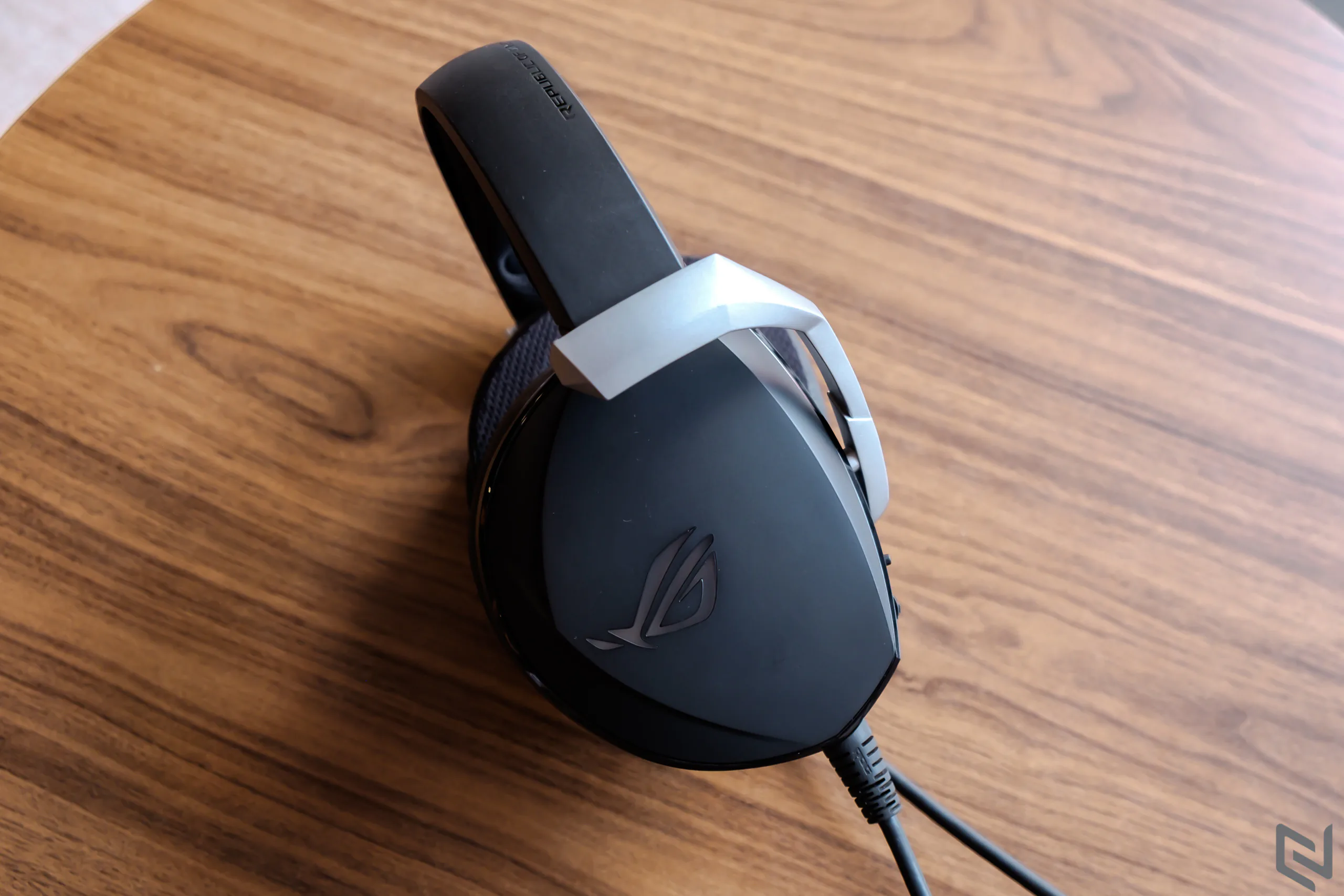 Đánh giá ROG Theta 7.1: Tai nghe chơi game tối thượng nhất, xịn nhất đến từ ASUS