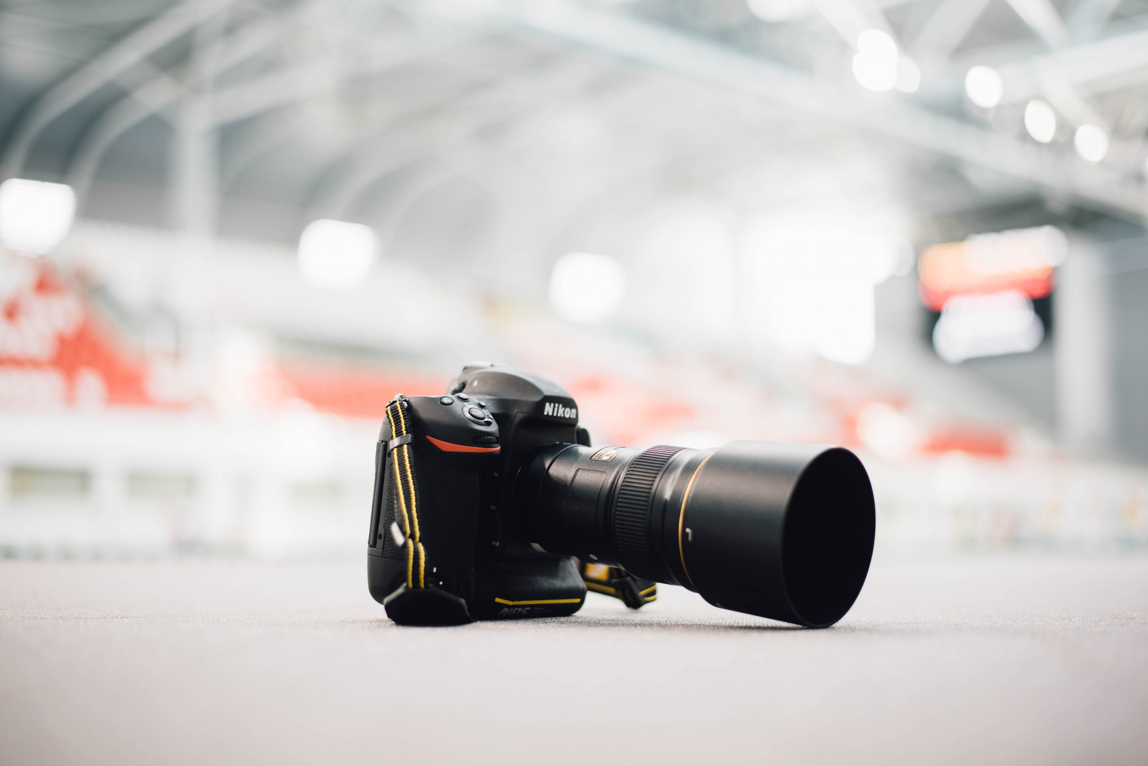 Máy ảnh Nikon D6 sắp ra mắt vào tháng 4 với giá 6,500 USD