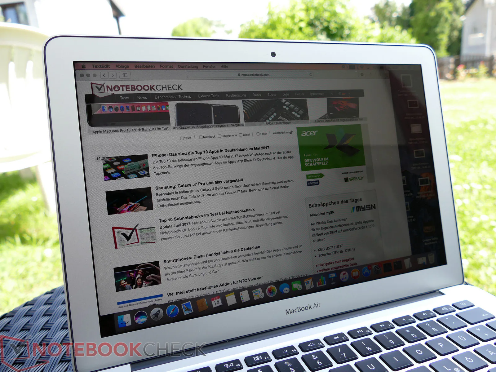 Có 2 lý do để bạn không nên mua MacBook Air từ bây giờ