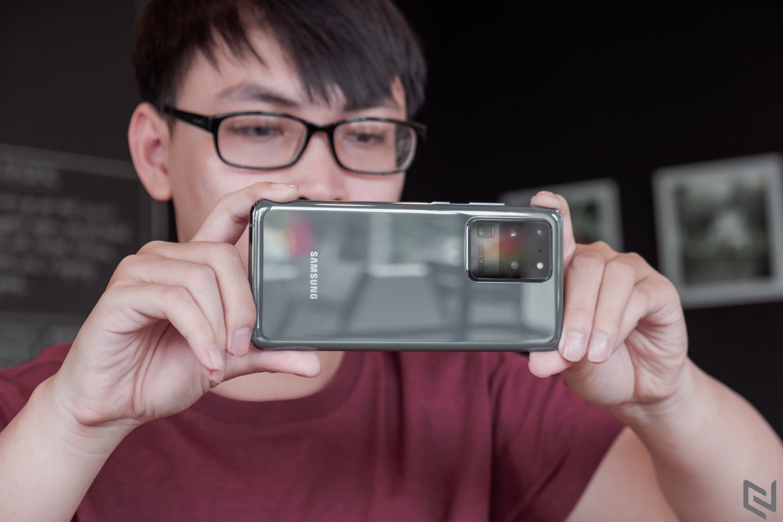 Mở hộp Galaxy S20 Ultra bản chính thức: Nổi bật với camera zoom khủng, giá gần 30 triệu