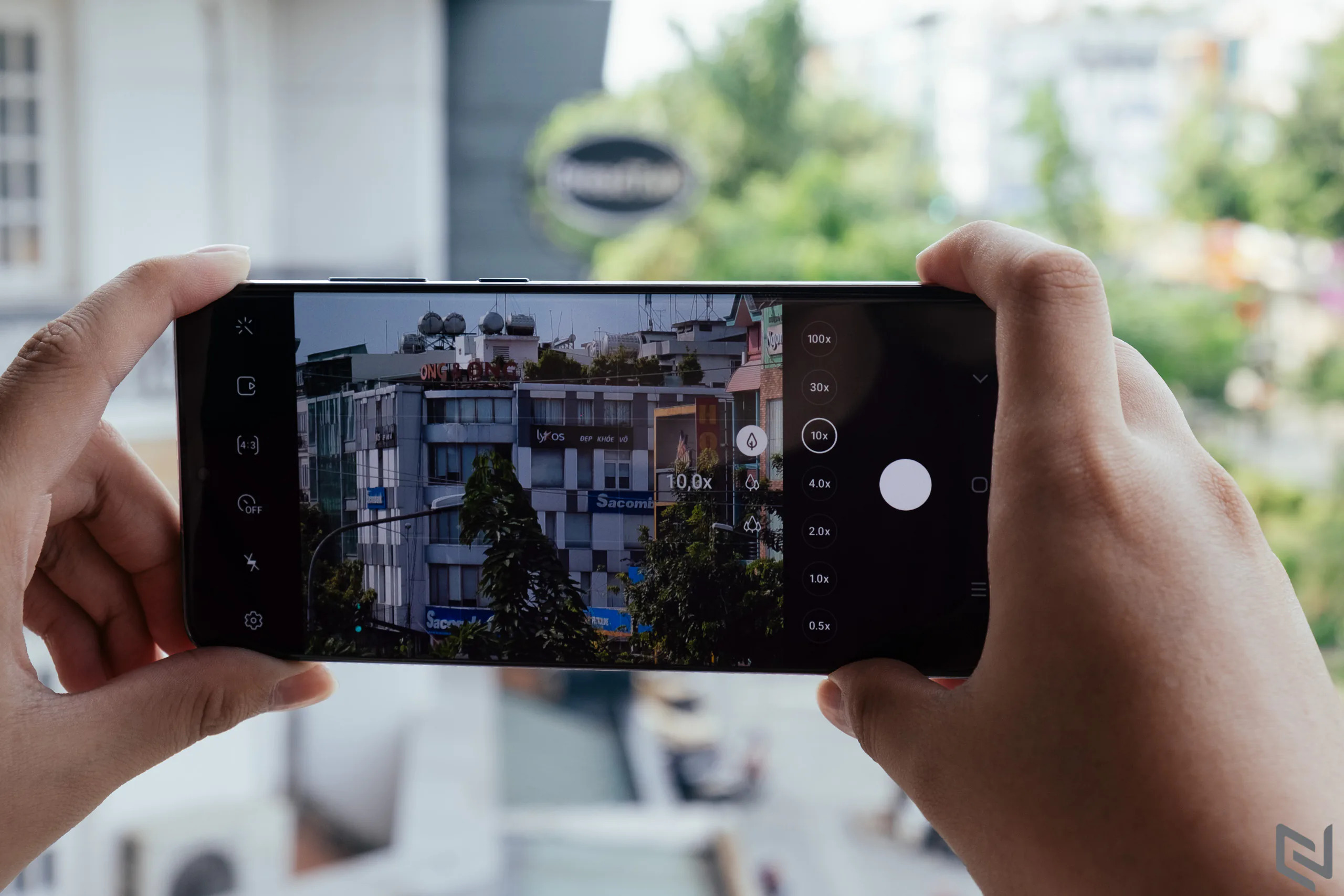 Mở hộp Galaxy S20 Ultra bản chính thức: Nổi bật với camera zoom khủng, giá gần 30 triệu