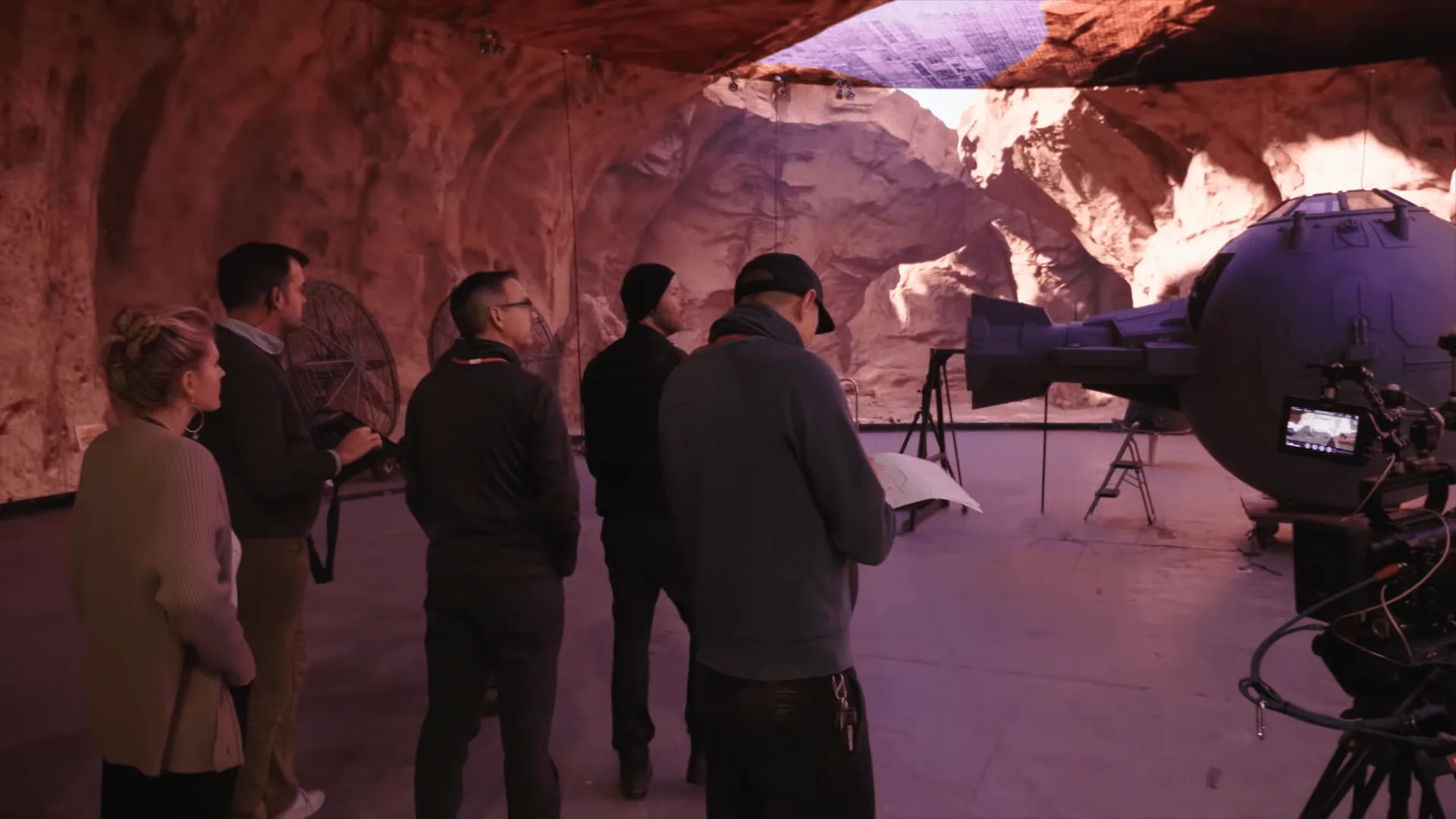 'The Mandalorian' sử dụng Unreal Engine để dựng cảnh theo thời gian thực mà không hề dùng phông nền xanh