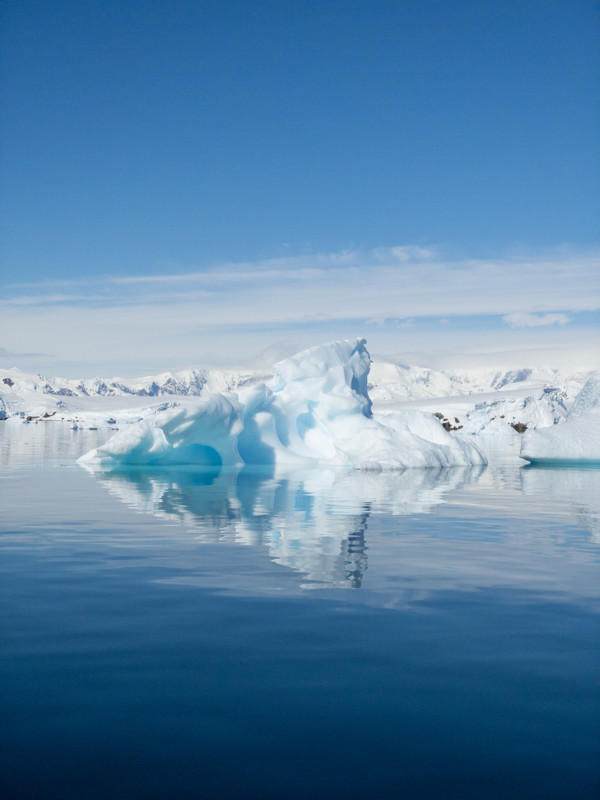 Nhiếp ảnh gia sử dụng iPhone để chụp ảnh làm tài liệu về biến đổi khí hậu tại Nam Cực