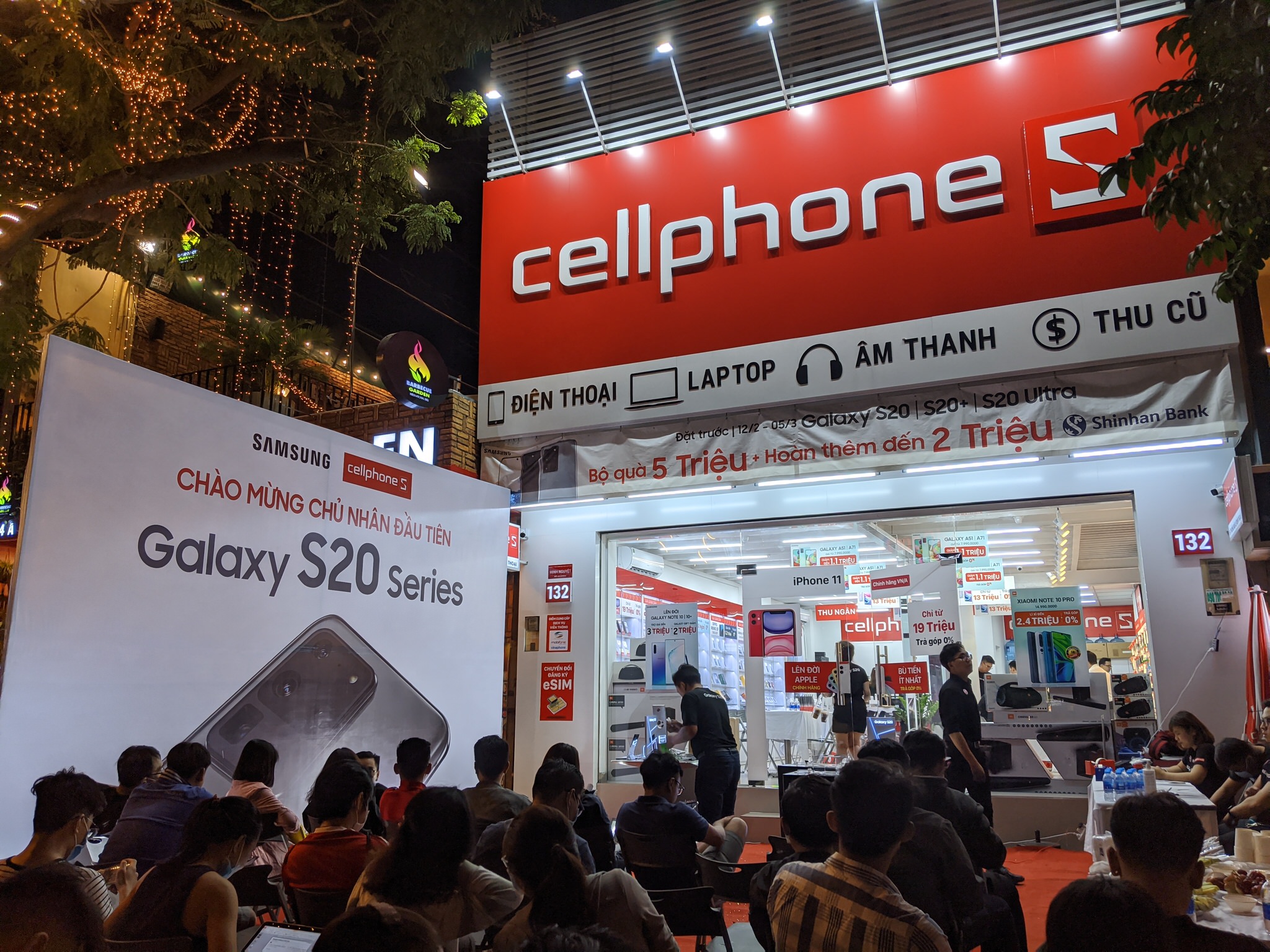 Hình ảnh buổi mở bán Galaxy S20 Series tại CellphoneS rạng sáng 06/03