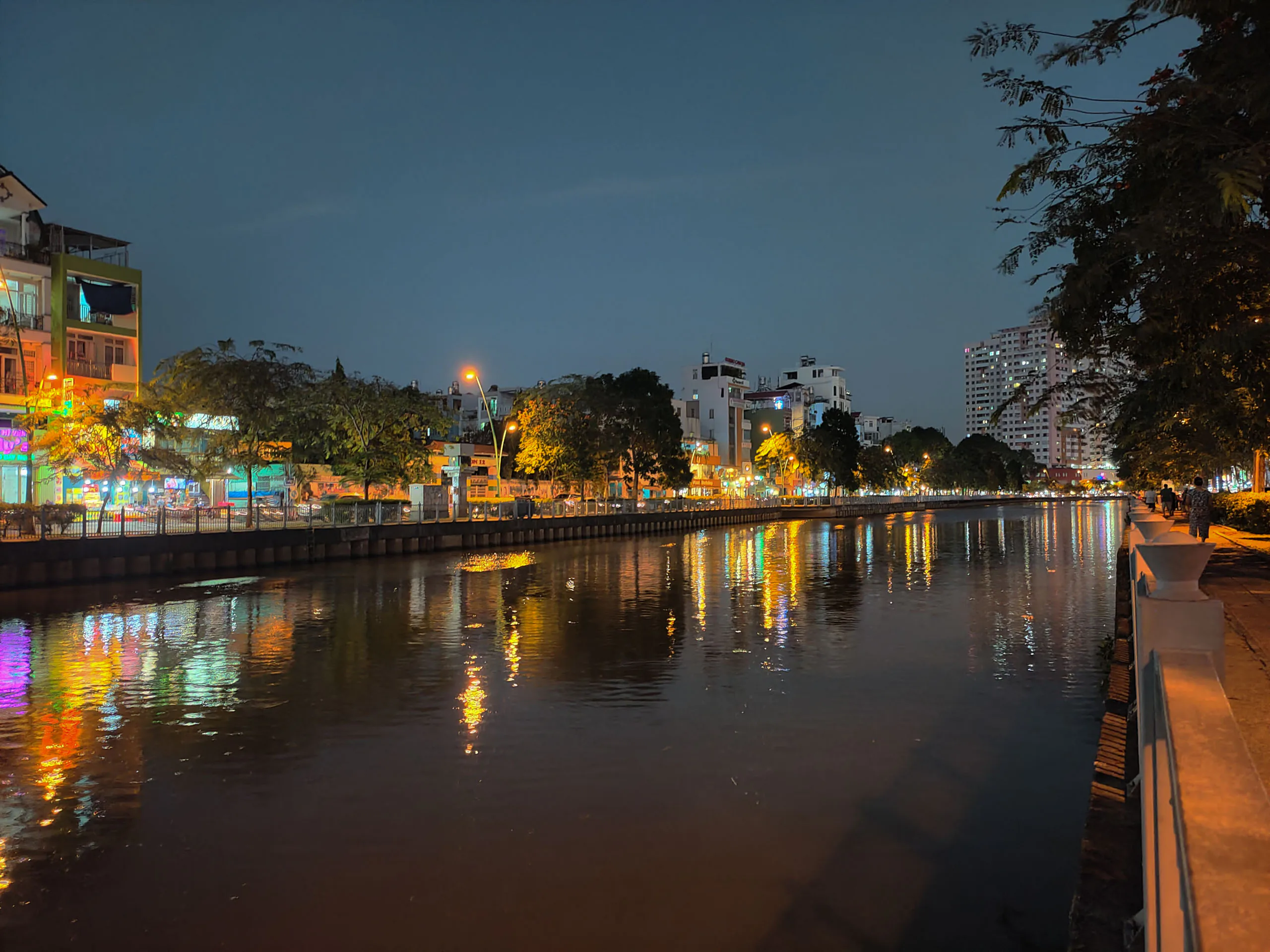 Đánh giá OPPO Find X2: Màn hình 120Hz cực đã mắt, mạnh mẽ và sạc nhanh đến kinh ngạc