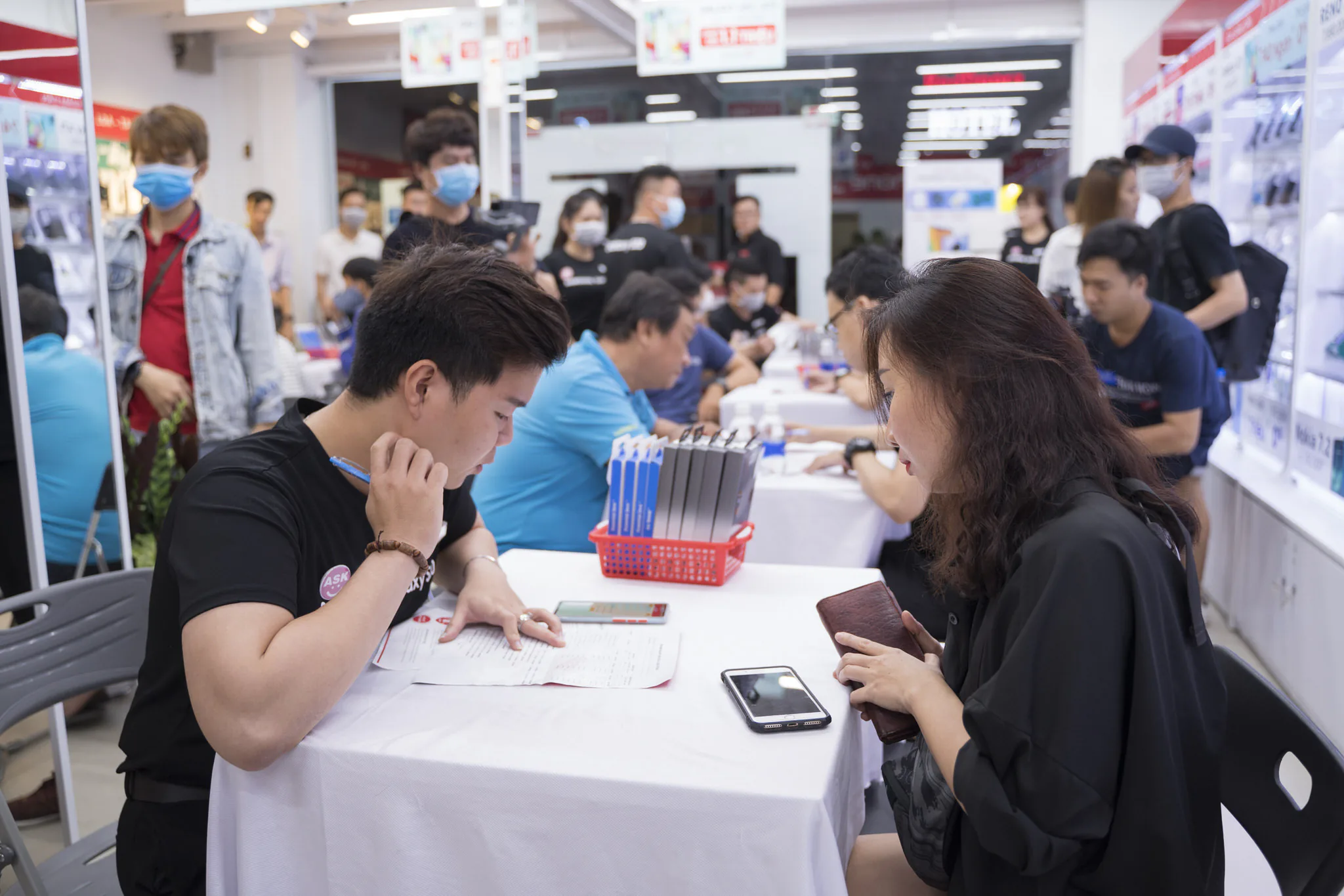 Hình ảnh buổi mở bán Galaxy S20 Series tại CellphoneS rạng sáng 06/03