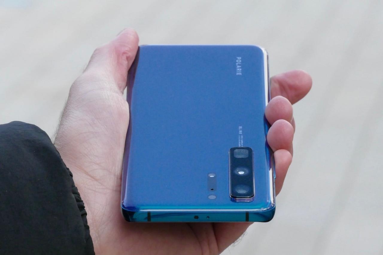 Lộ diện ảnh trên tay Huawei P40 Pro trước ngày ra mắt