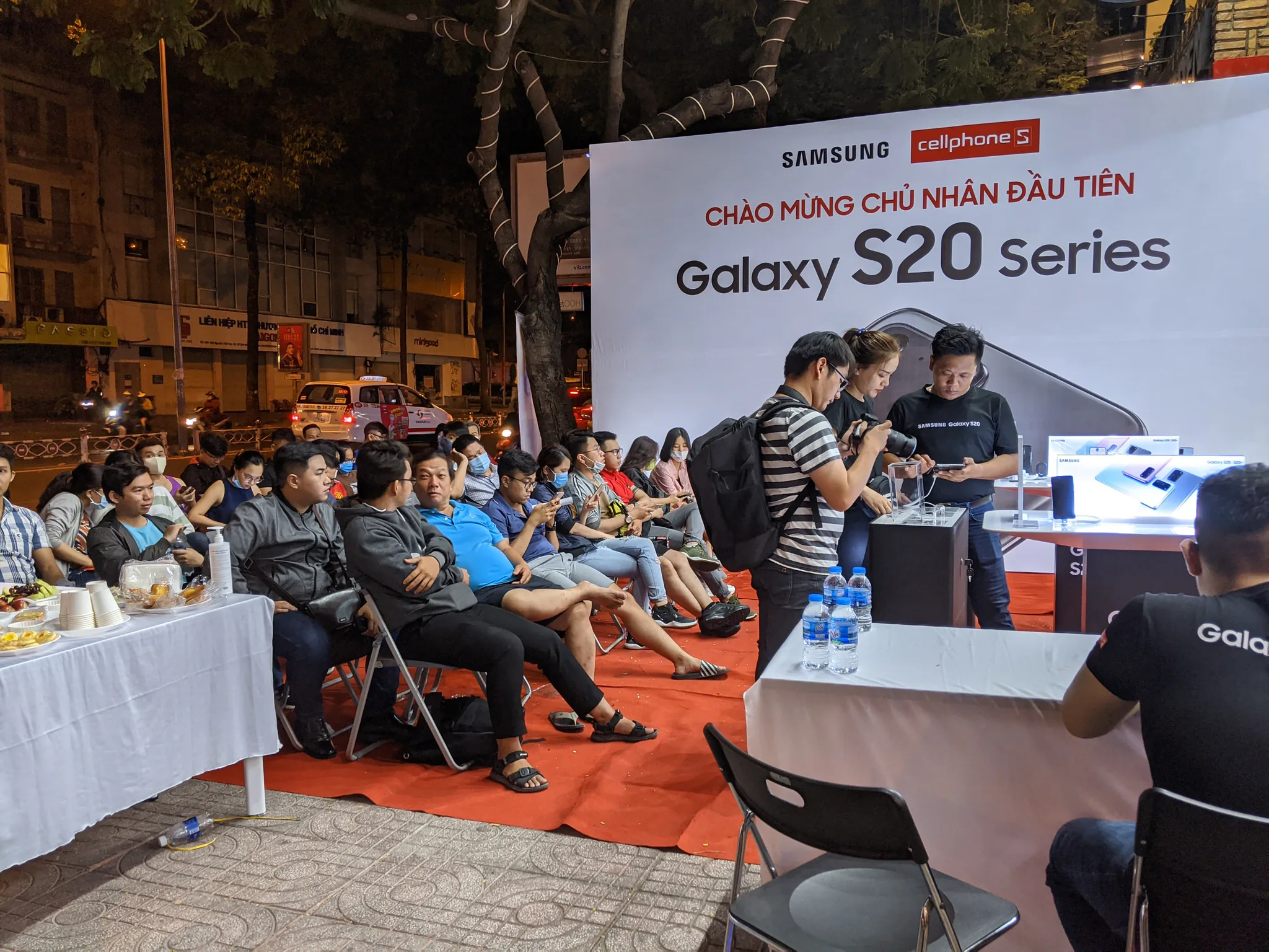 Hình ảnh buổi mở bán Galaxy S20 Series tại CellphoneS rạng sáng 06/03