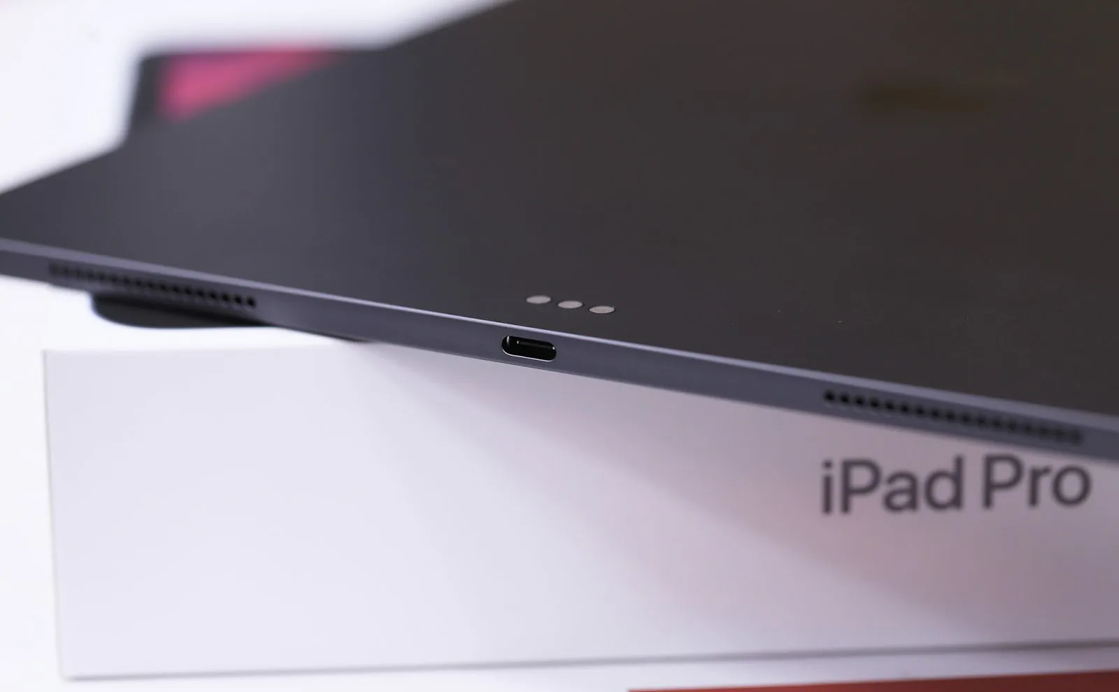 Trên tay iPad Pro 2020 đầu tiên tại Việt Nam, giá từ 26.9 triệu