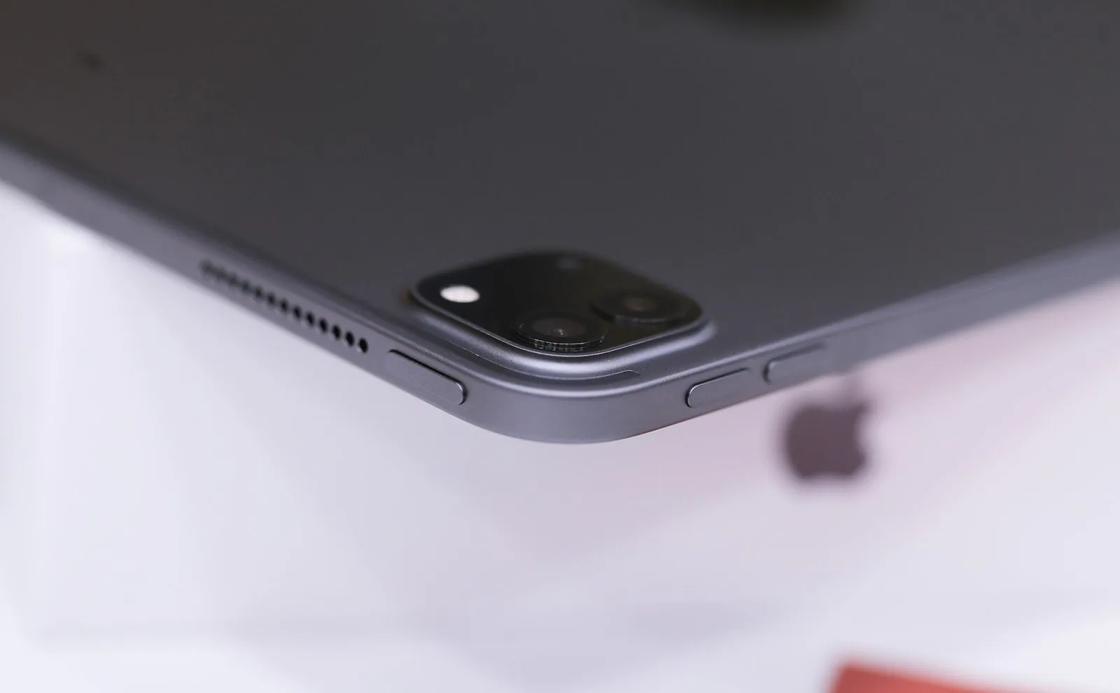 Trên tay iPad Pro 2020 đầu tiên tại Việt Nam, giá từ 26.9 triệu