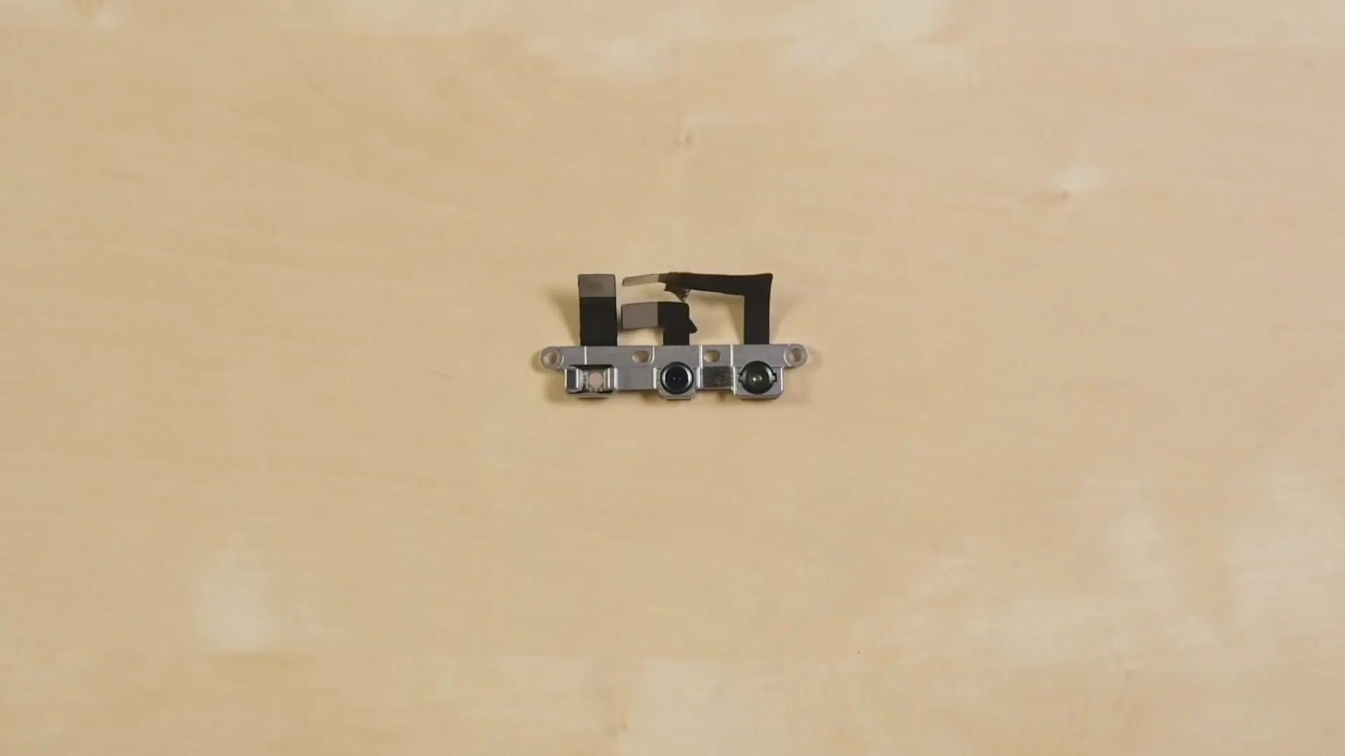 Cùng iFixit tháo tung iPad Pro với cảm biến LiDAR bên trong