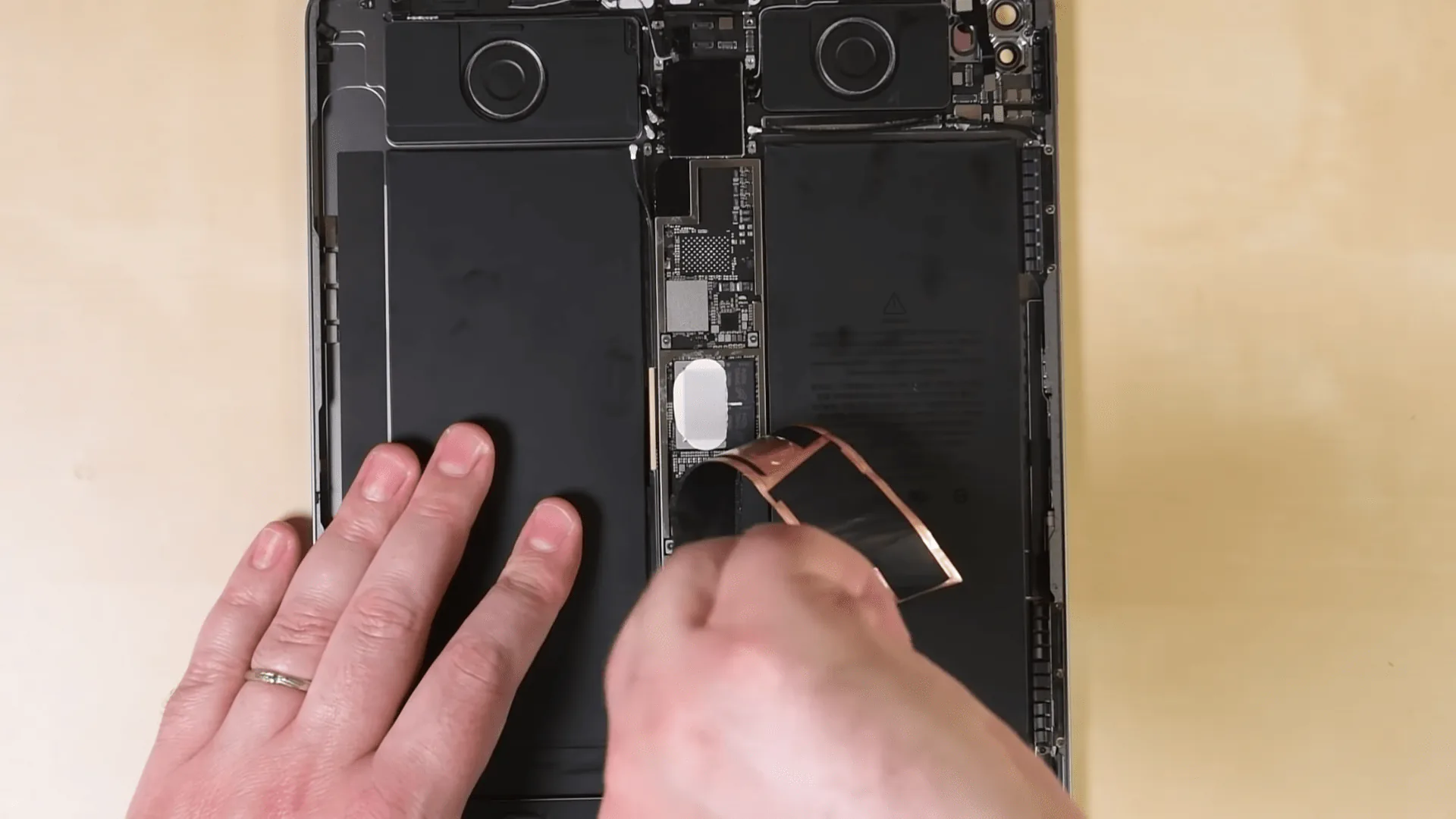Apple tăng giá thay pin cho các iPhone, iPad và Mac hết bảo hành từ tháng 3 năm nay