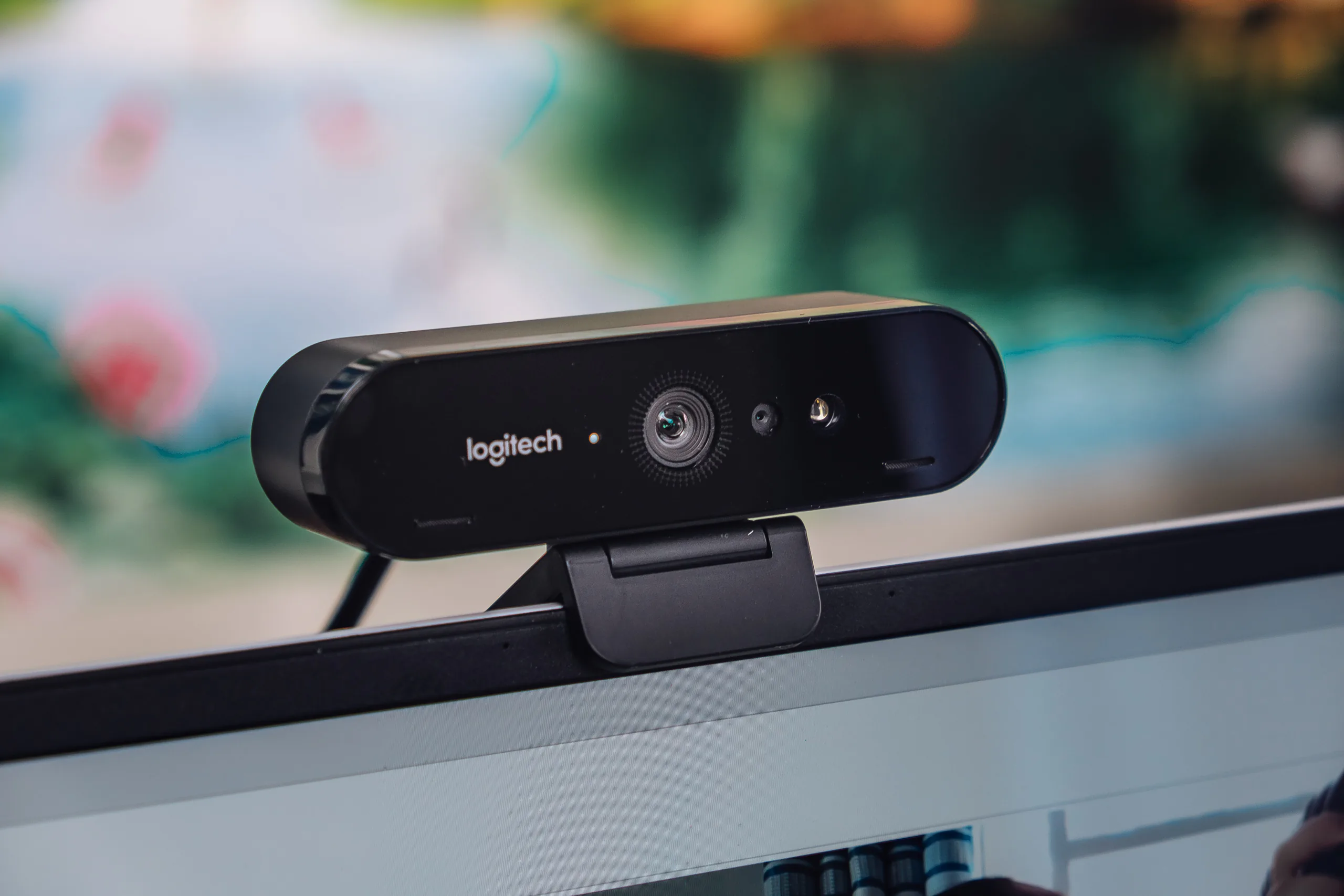 Làm việc tại nhà hiệu quả và thoải mái với bộ phụ kiện không thể thiếu từ Logitech