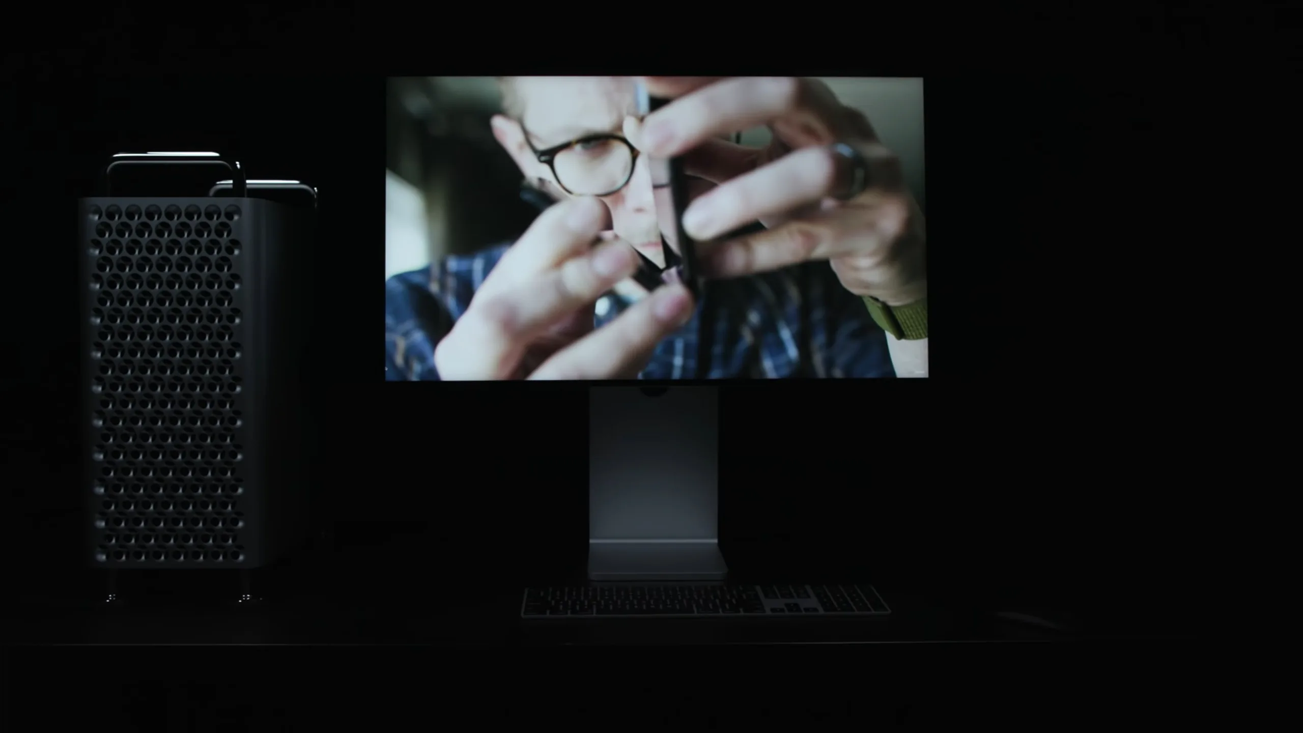 Đánh giá Mac Pro 2019 và Pro Display XDR cùng các chuyên gia sáng tạo The Verge