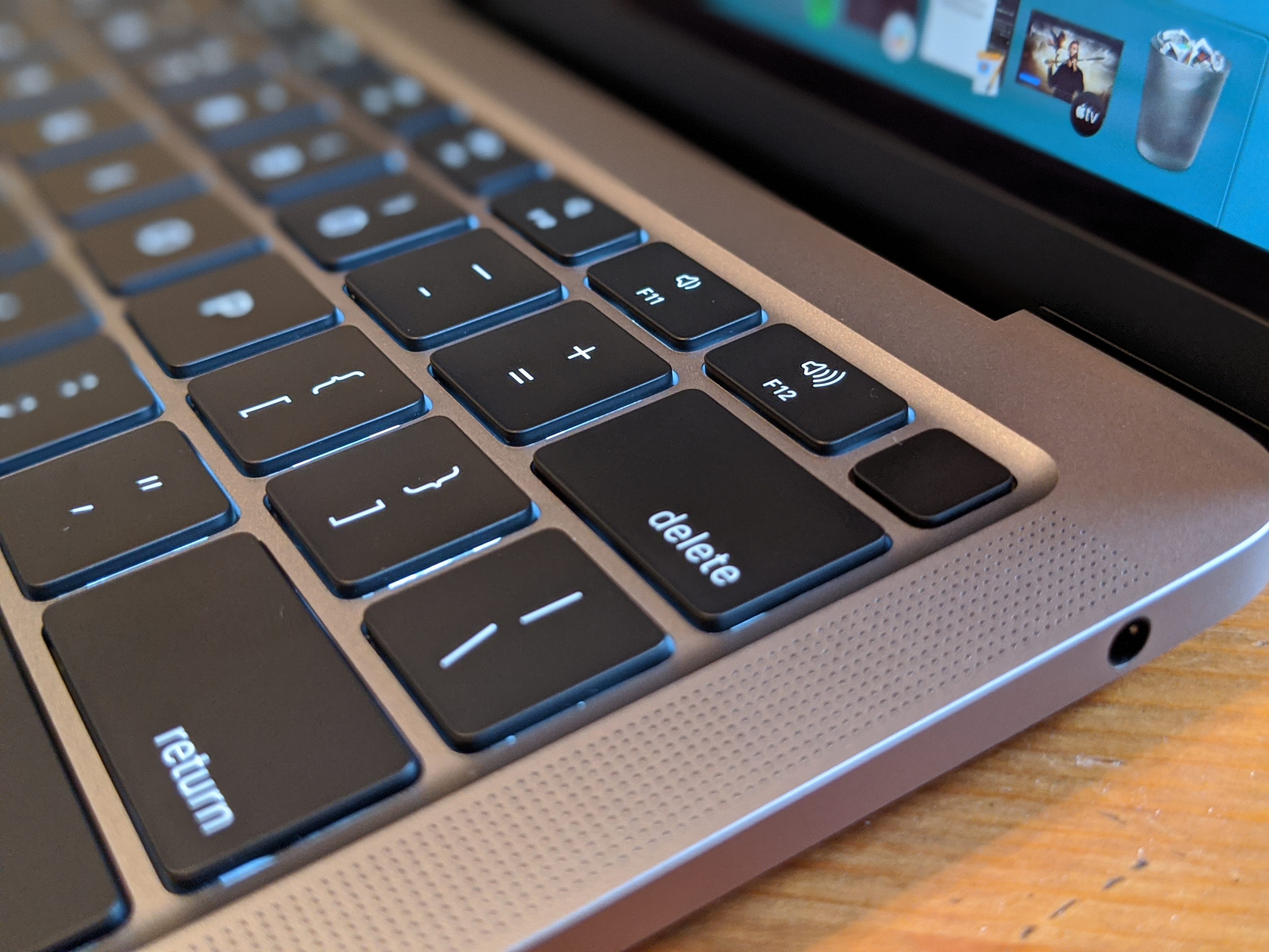 Đánh giá MacBook Air 2020: Đáng để bạn nâng cấp với hiệu năng mạnh hơn cùng bàn phím mới