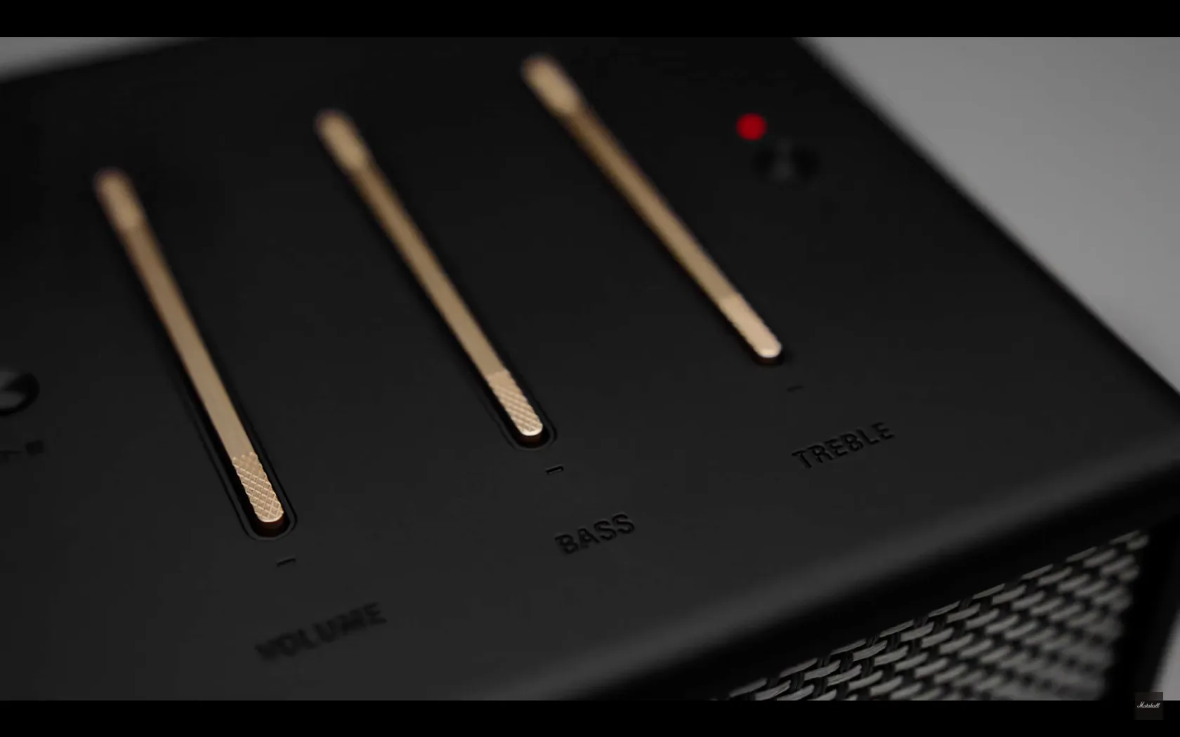 Marshall ra mắt loa thông minh với kiểu dáng cổ điển, tích hợp trợ lý ảo Alexa