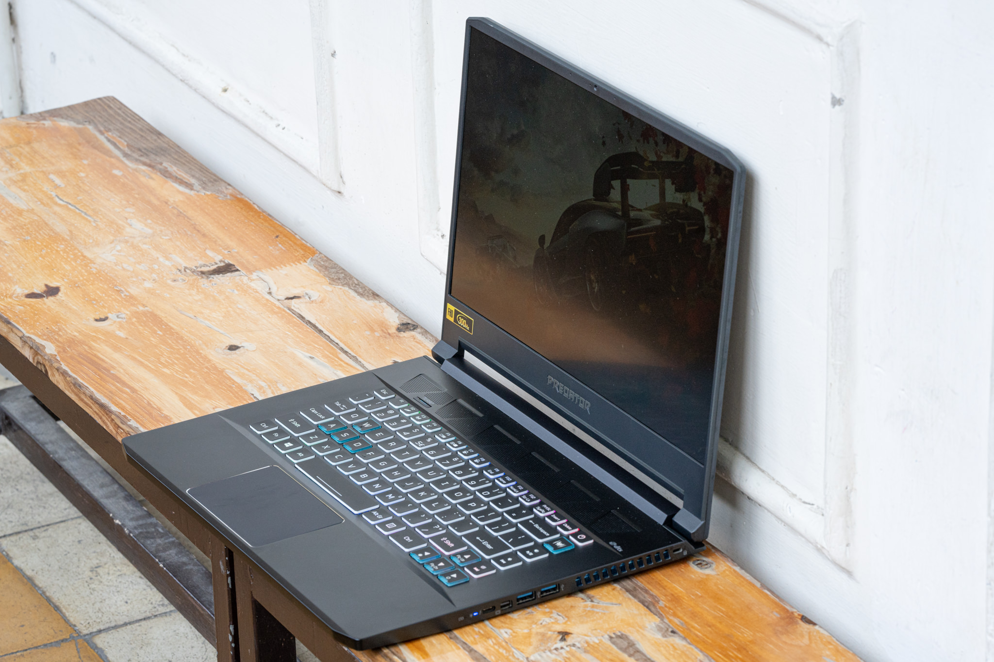 Acer nâng cấp Predator Triton 500 với vi xử lý Intel thế hệ 10 và card đồ họa RTX SUPER, màn hình 300Hz