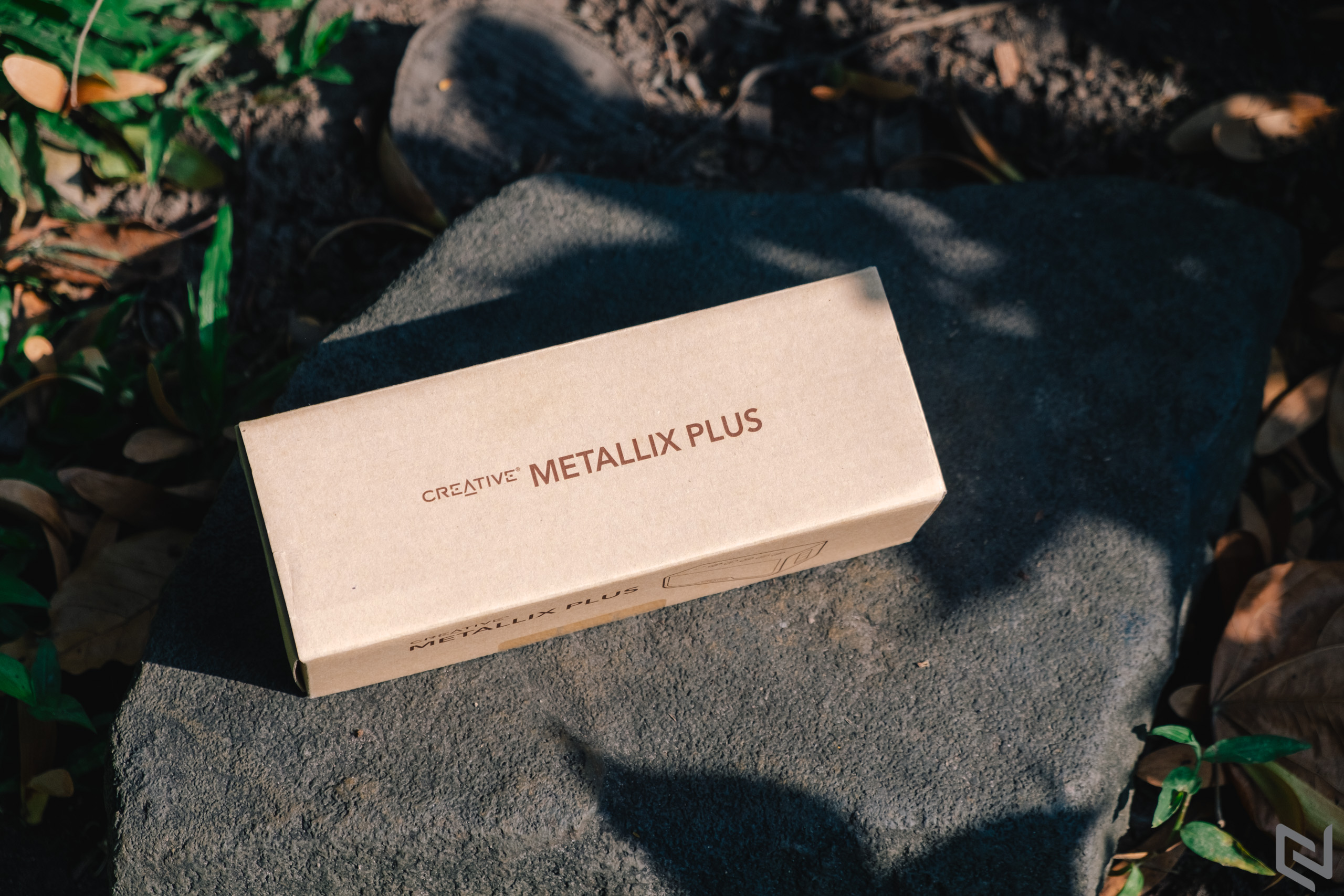Đánh giá loa bluetooth Creative Metallix Plus: Nhỏ gọn nhưng mạnh mẽ, thời lượng pin khủng