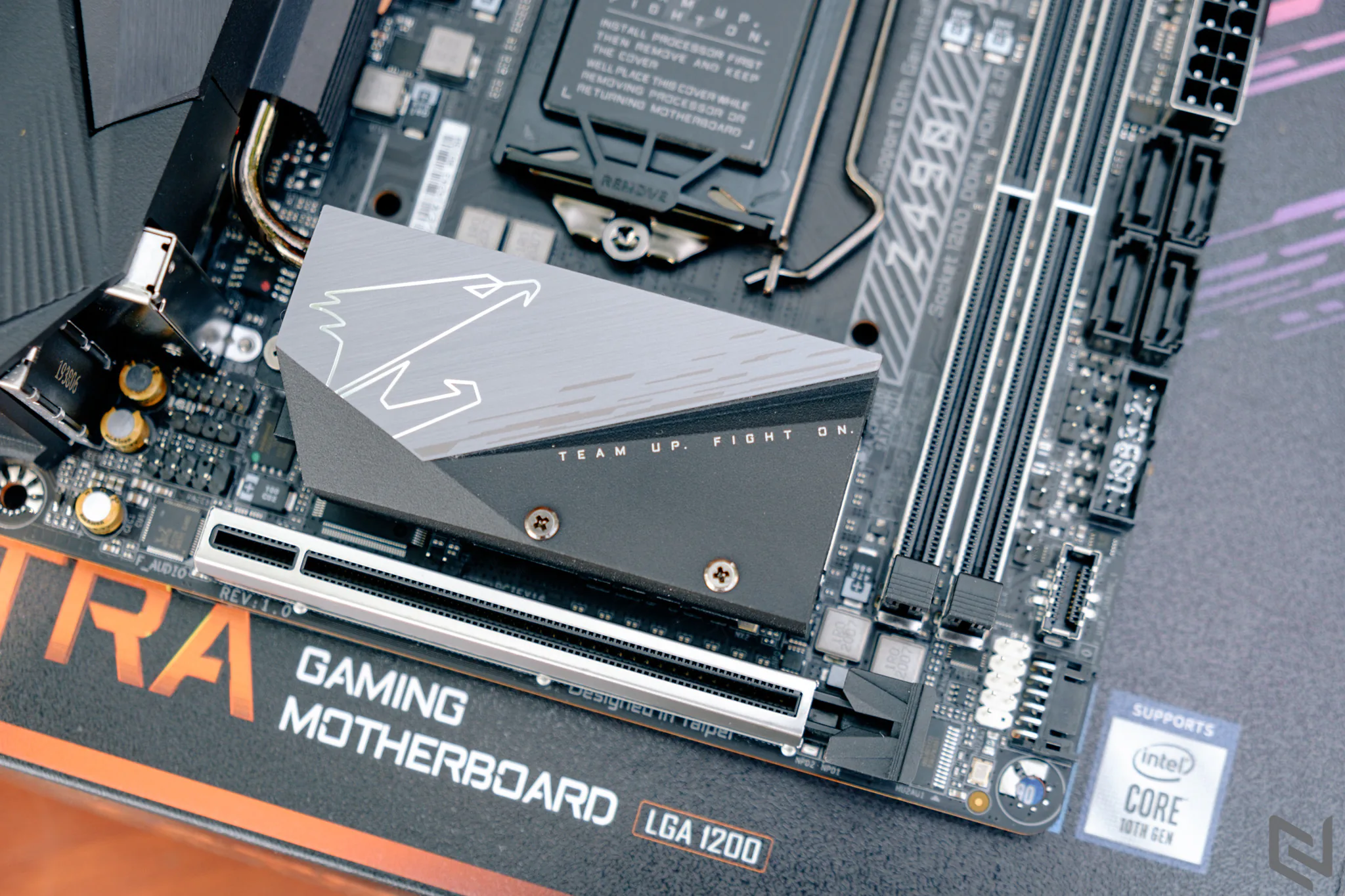 Mở hộp bo mạch GIGABYTE Z490I AORUS Ultra: Nhỏ nhưng có võ, hỗ trợ CPU thế hệ 10 mới nhất từ Intel
