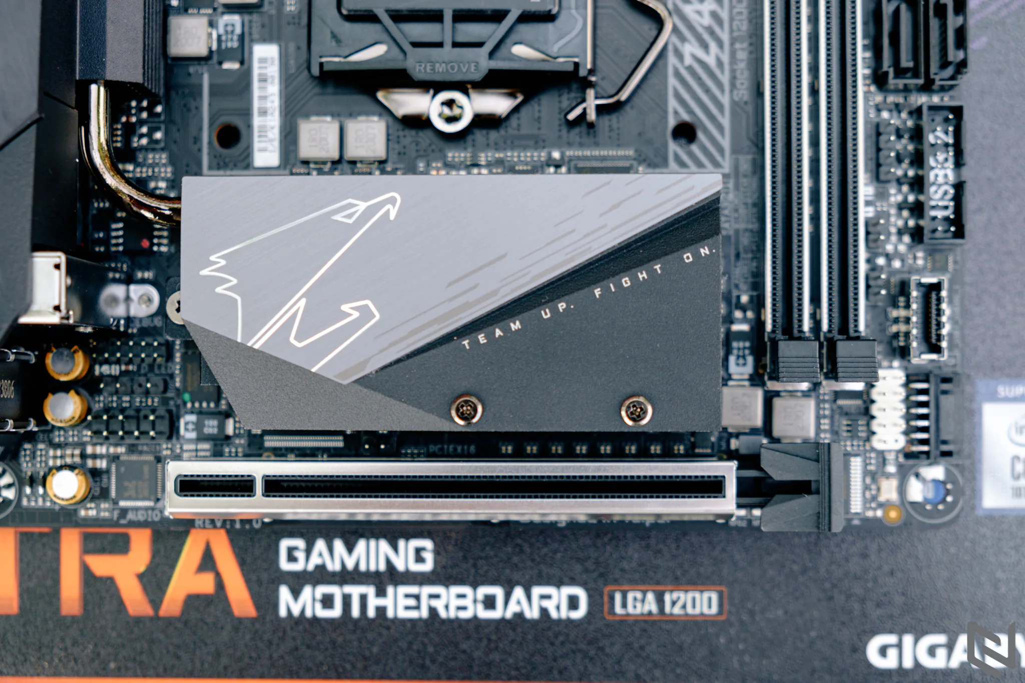 Mở hộp bo mạch GIGABYTE Z490I AORUS Ultra: Nhỏ nhưng có võ, hỗ trợ CPU thế hệ 10 mới nhất từ Intel