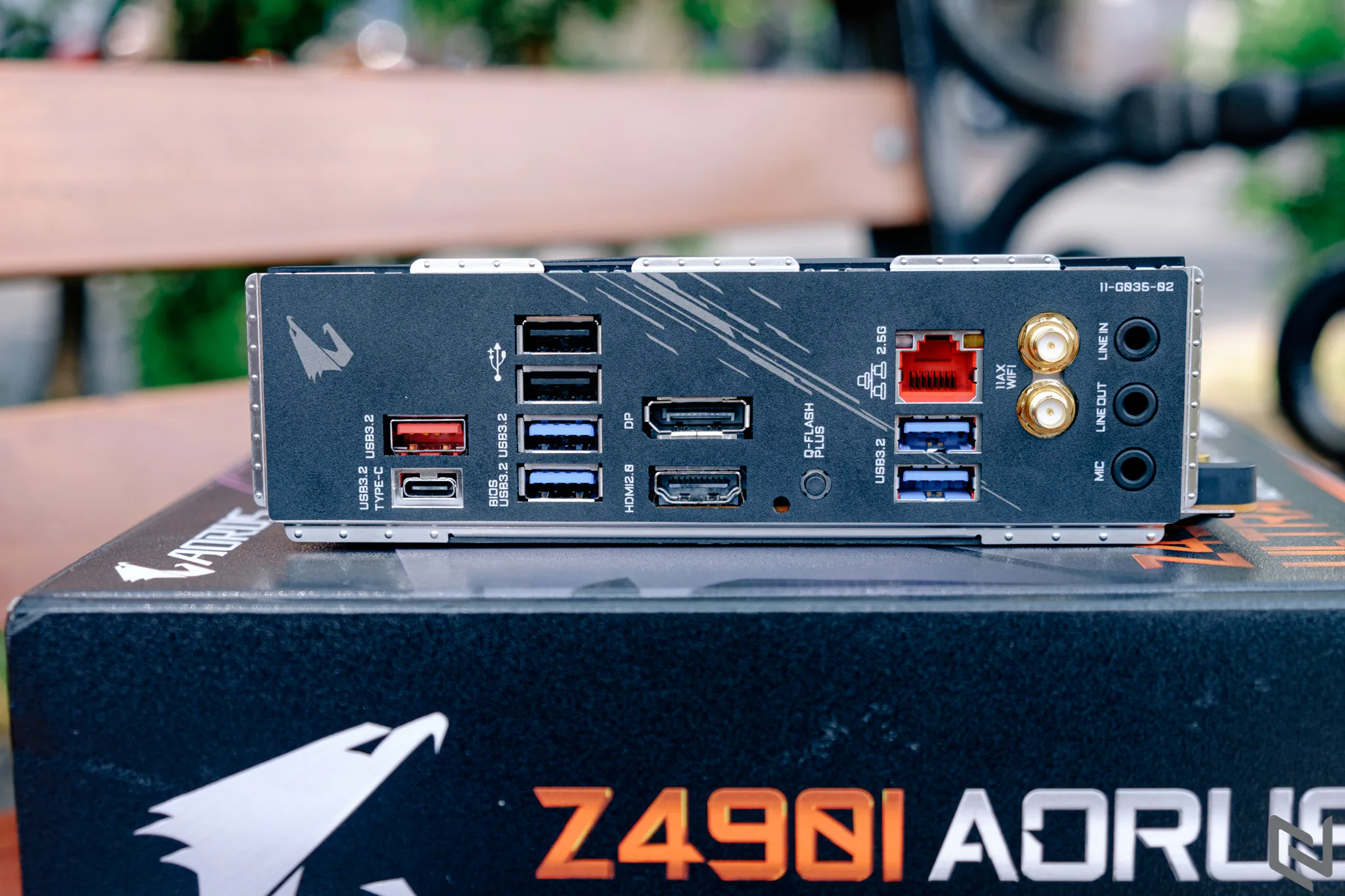Mở hộp bo mạch GIGABYTE Z490I AORUS Ultra: Nhỏ nhưng có võ, hỗ trợ CPU thế hệ 10 mới nhất từ Intel
