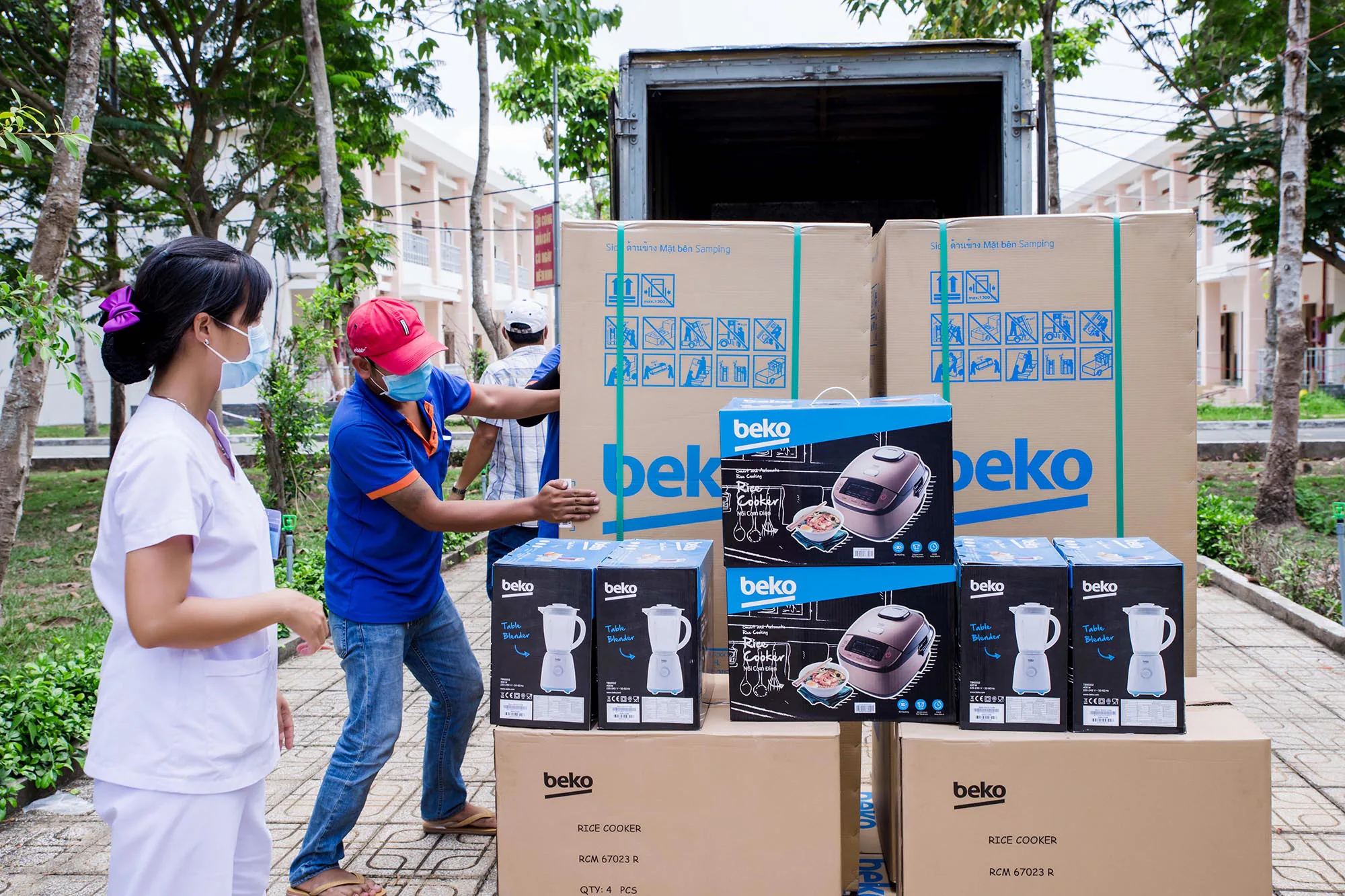 BEKO Việt Nam trao tặng thiết bị điện tử nhằm chung tay đẩy lùi dịch COVID-19