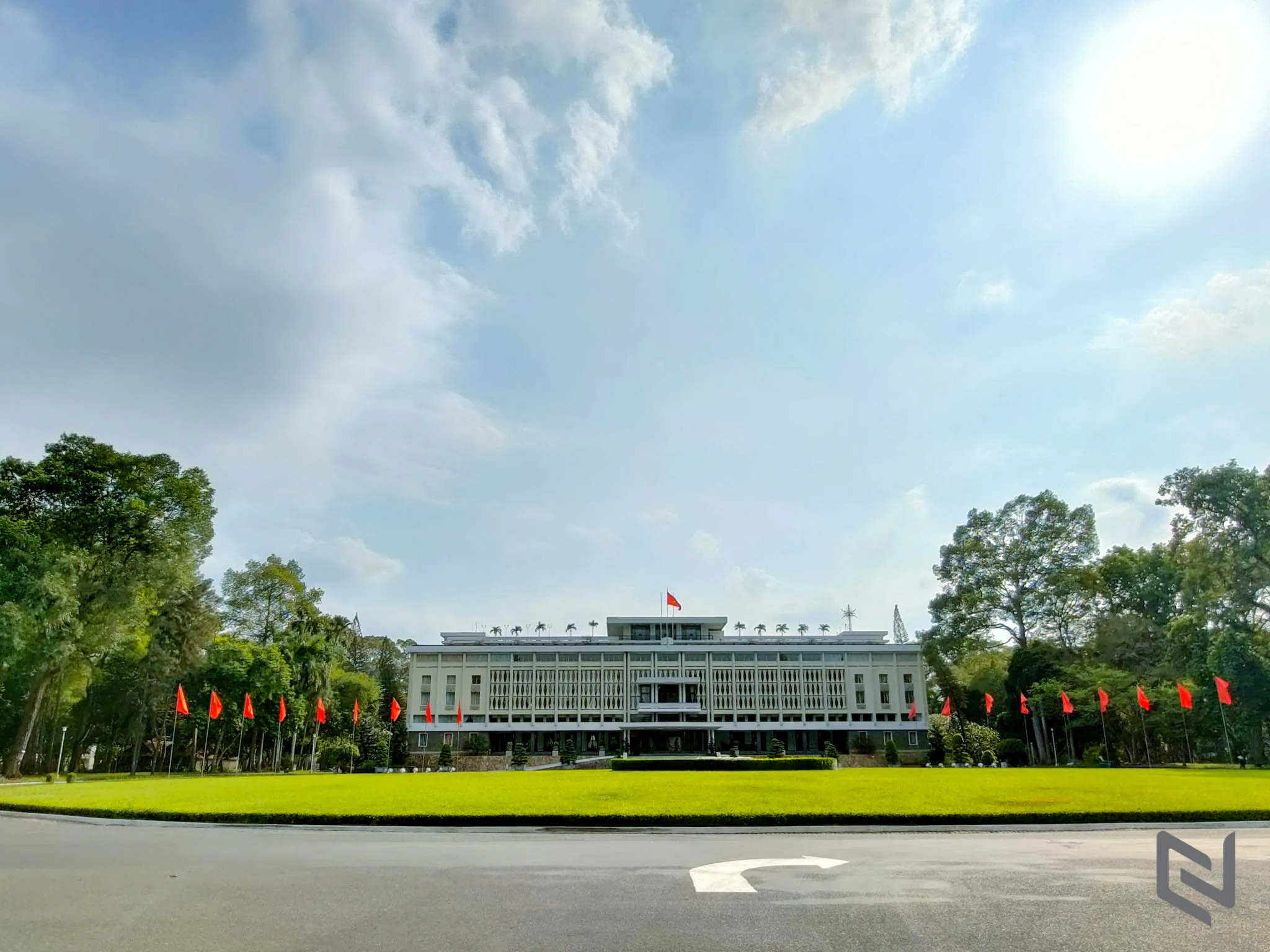 Làm sao để chụp ảnh đẹp nhất với camera OPPO Find X2, Những cảnh đẹp ở Sài gòn để bạn sống ảo mà chẳng cần đi đâu xa