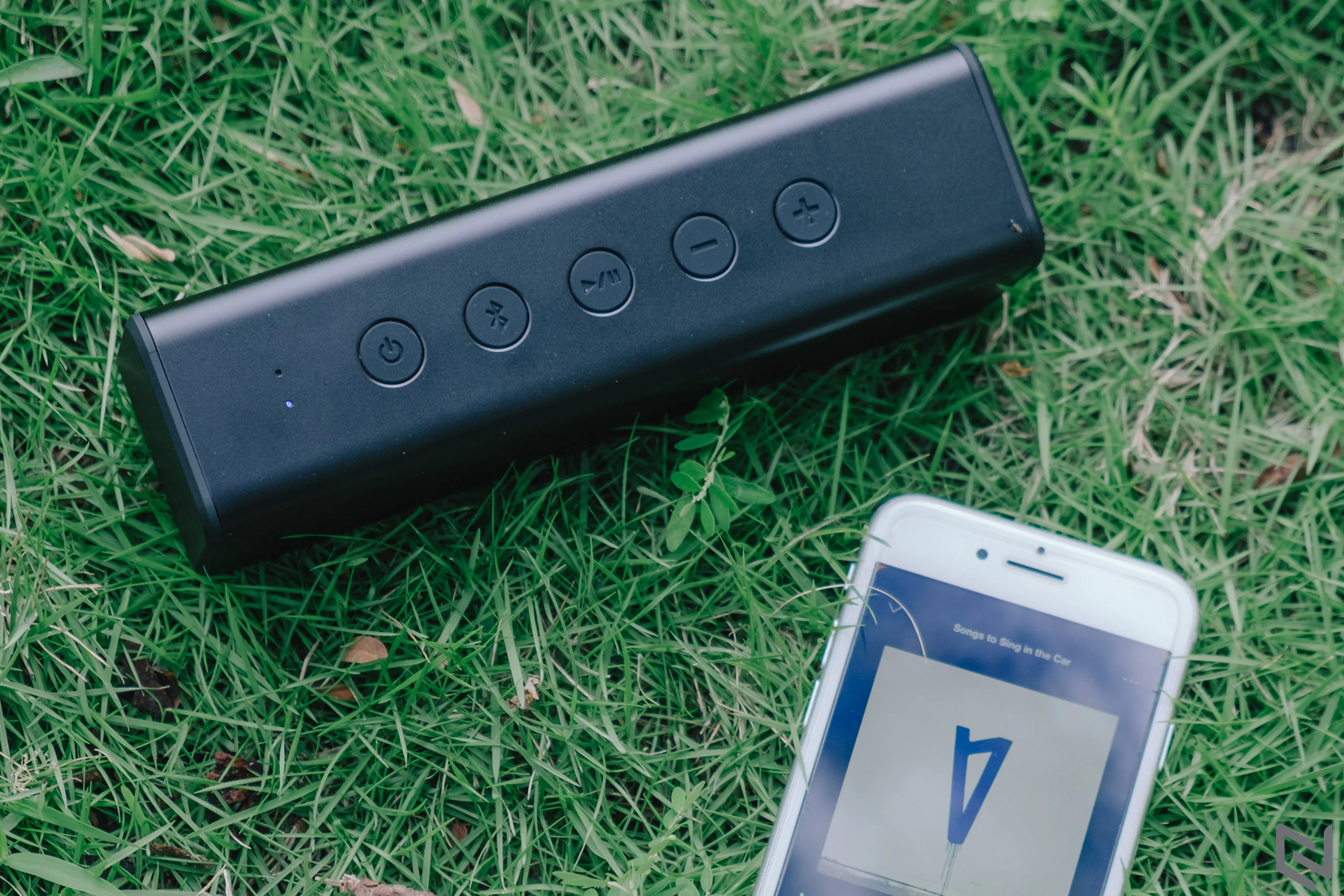 Đánh giá loa bluetooth Creative Metallix Plus: Nhỏ gọn nhưng mạnh mẽ, thời lượng pin khủng