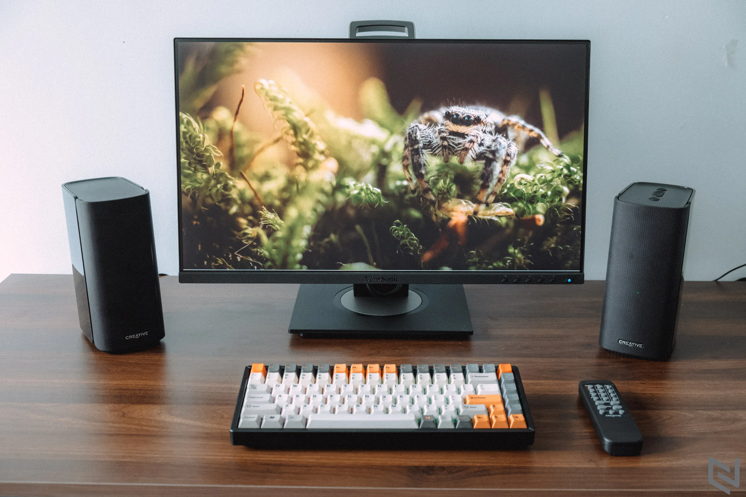 Trên tay loa để bàn Creative T100: Nhỏ gọn, chất âm hay và đa năng với kết nối Bluetooth