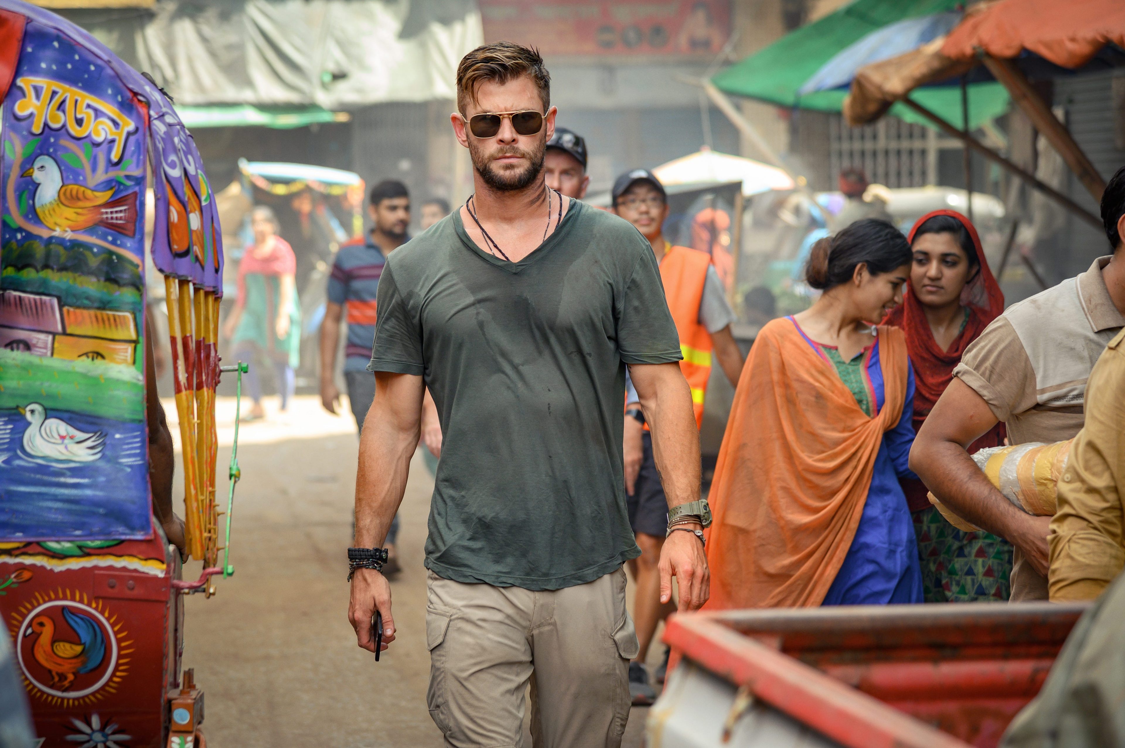 Netflix tung trailer Extraction, phim hành động của "Thần Sấm" Chris Hemsworth nhà Marvel vào vai lính đánh thuê