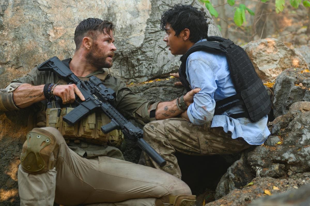 Netflix tung trailer Extraction, phim hành động của “Thần Sấm” Chris Hemsworth nhà Marvel vào vai lính đánh thuê