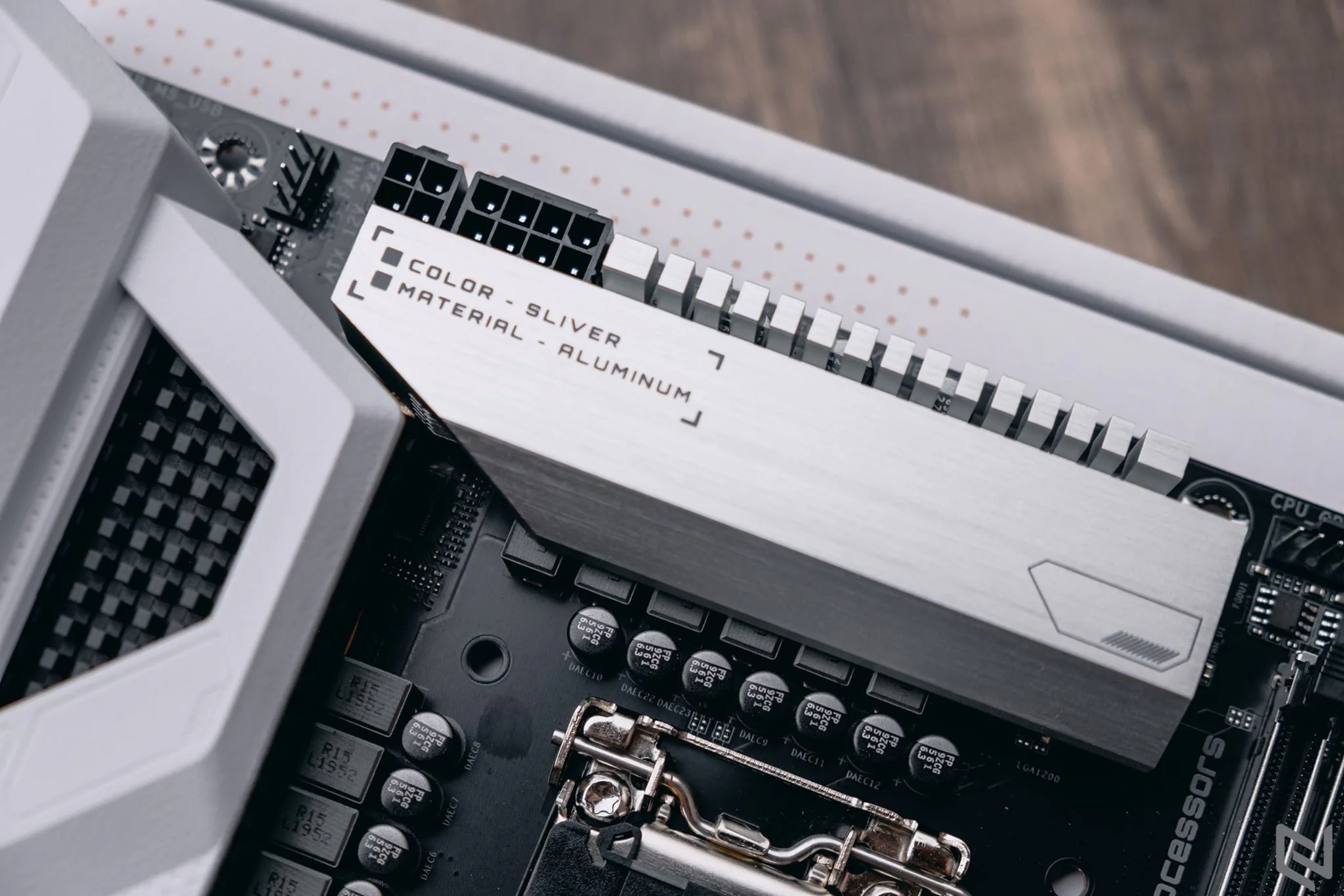 Mở hộp mainboard GIGABYTE Z490 Vision G: Thiết kế đẹp, hỗ trợ và khai thác đầy đủ tiềm năng của dòng CPU Intel Core thế hệ 10