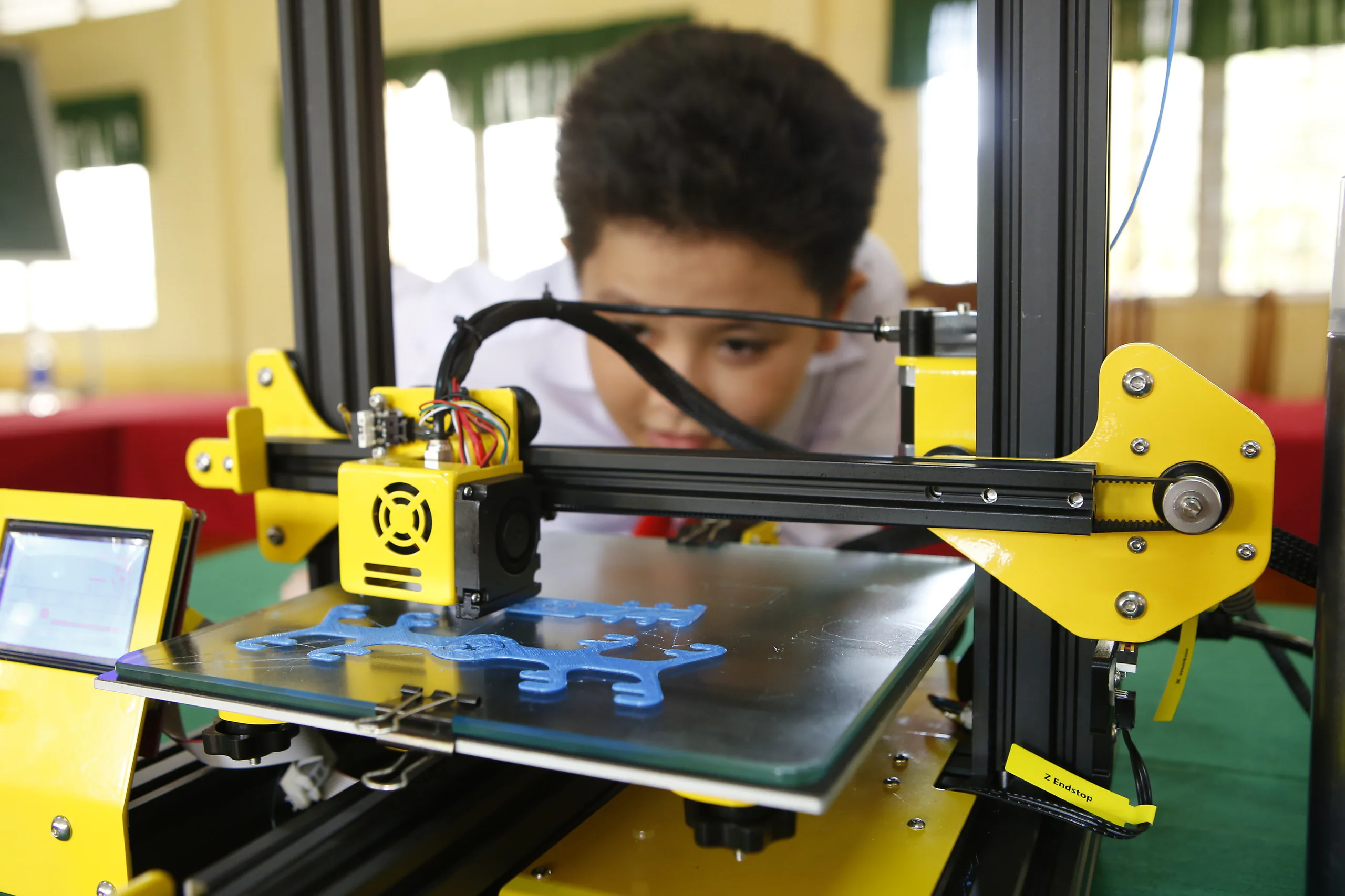 Góp sức chống dịch COVID-19, học sinh in 3D phụ kiện khẩu trang và học vận hành máy trợ thở