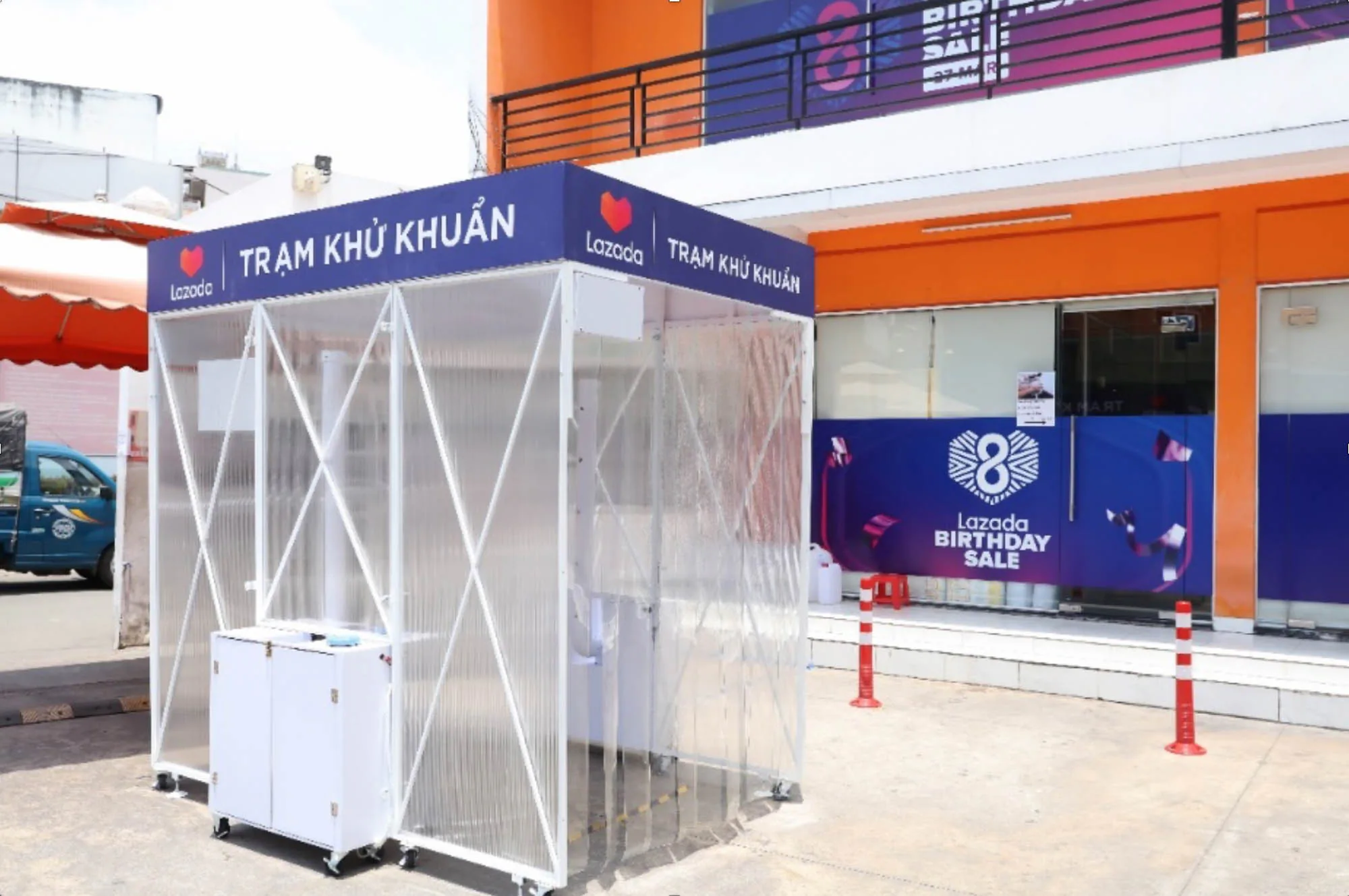 Lazada triển khai giải pháp giao hàng không tiếp xúc, tiếp tục nâng cao trải nghiệm an tâm mua sắm tại nhà cho người tiêu dùng