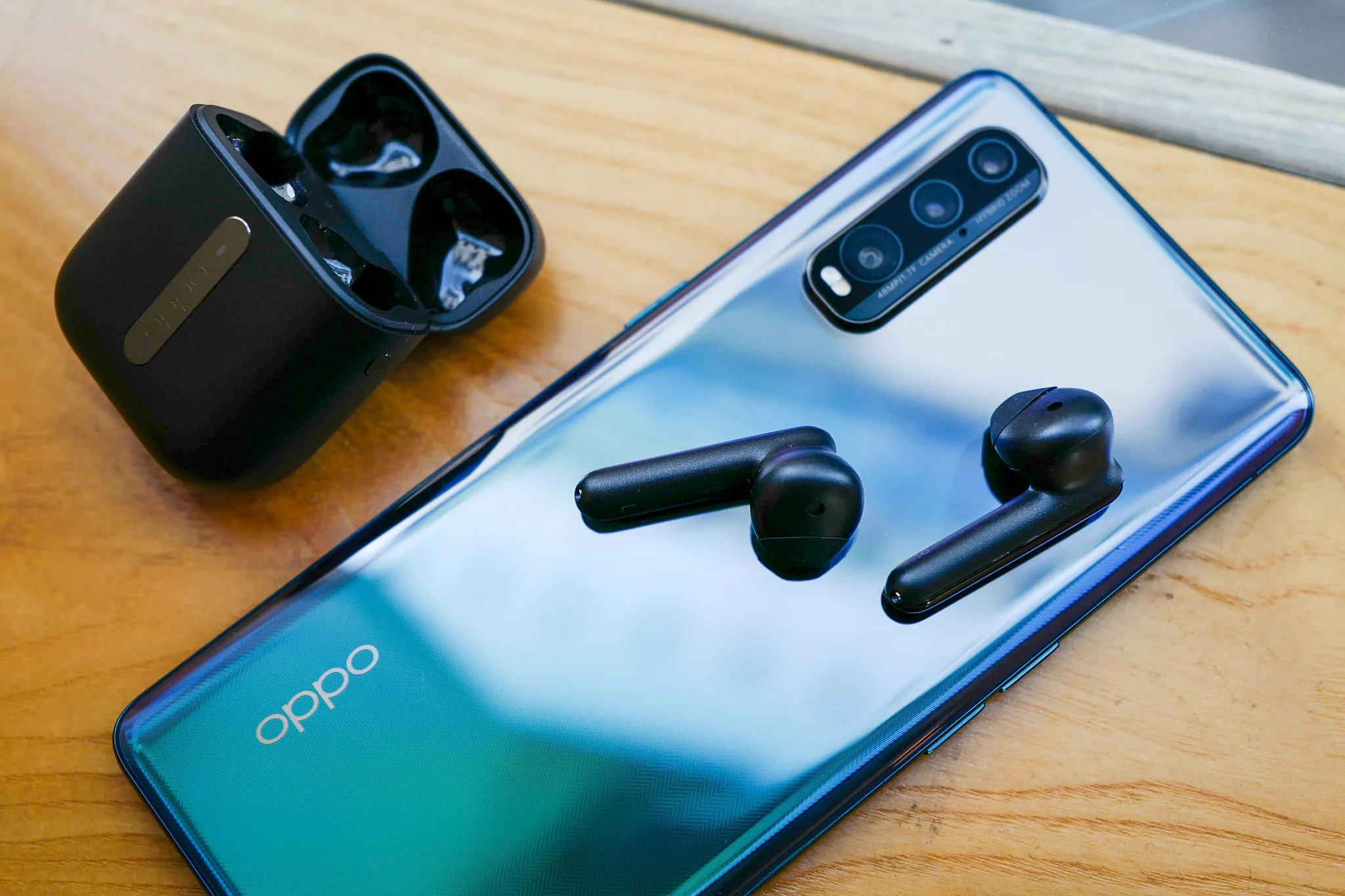Siêu phẩm OPPO Find X2 chính thức mở bán, tặng kèm tai nghe Enco Free
