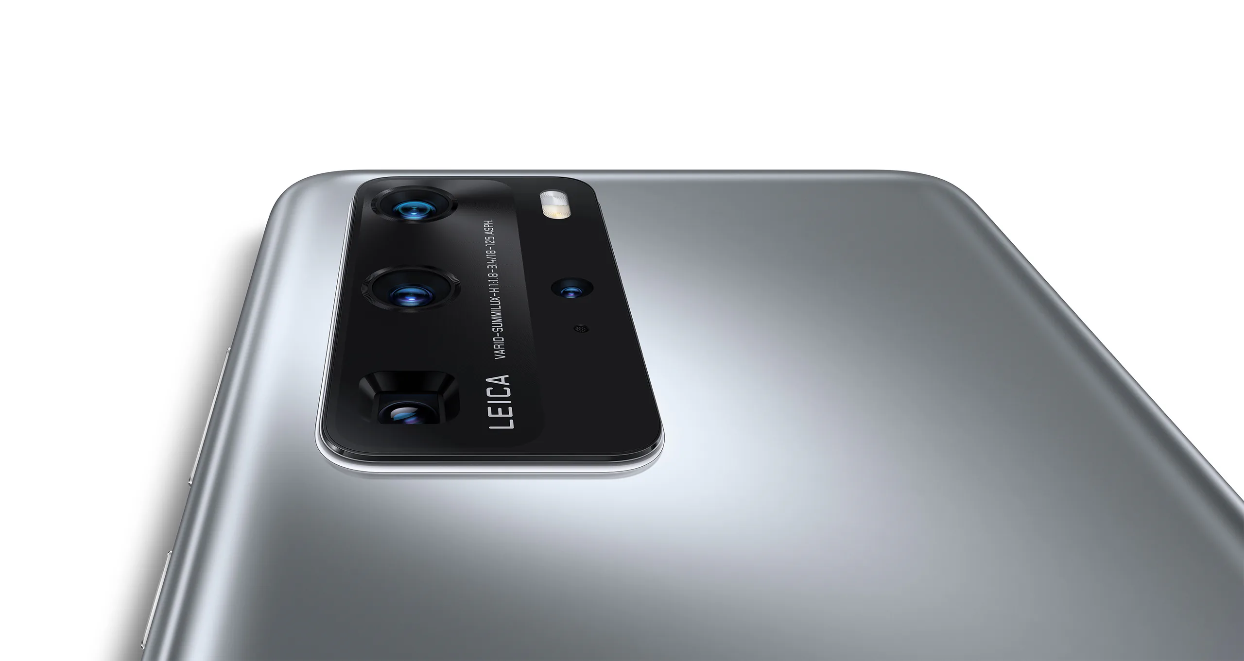 Ra mắt Huawei P40 Series tại Việt Nam: Kết nối 5G, giá từ 17,990,000 VND