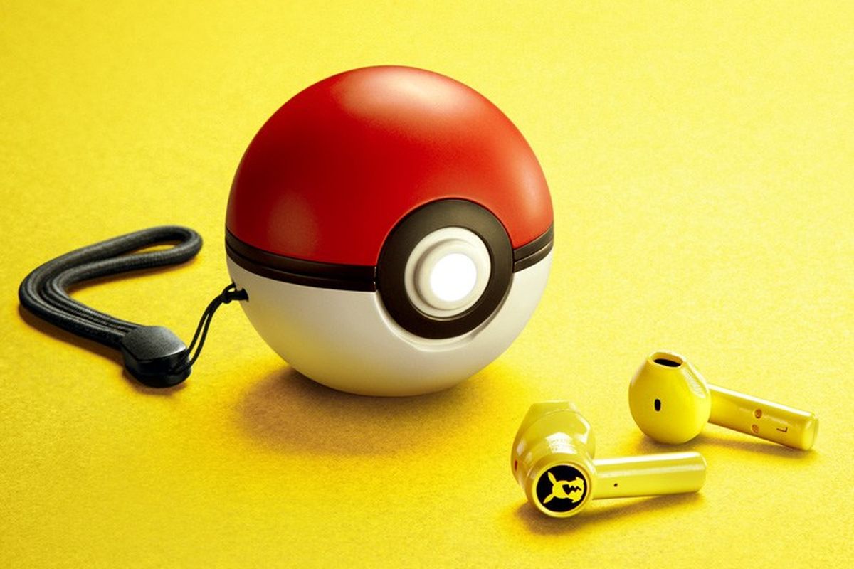 Razer ra mắt tai nghe không dây true wireless Pikachu với hộp sạc hình quả cầu Poké Ball
