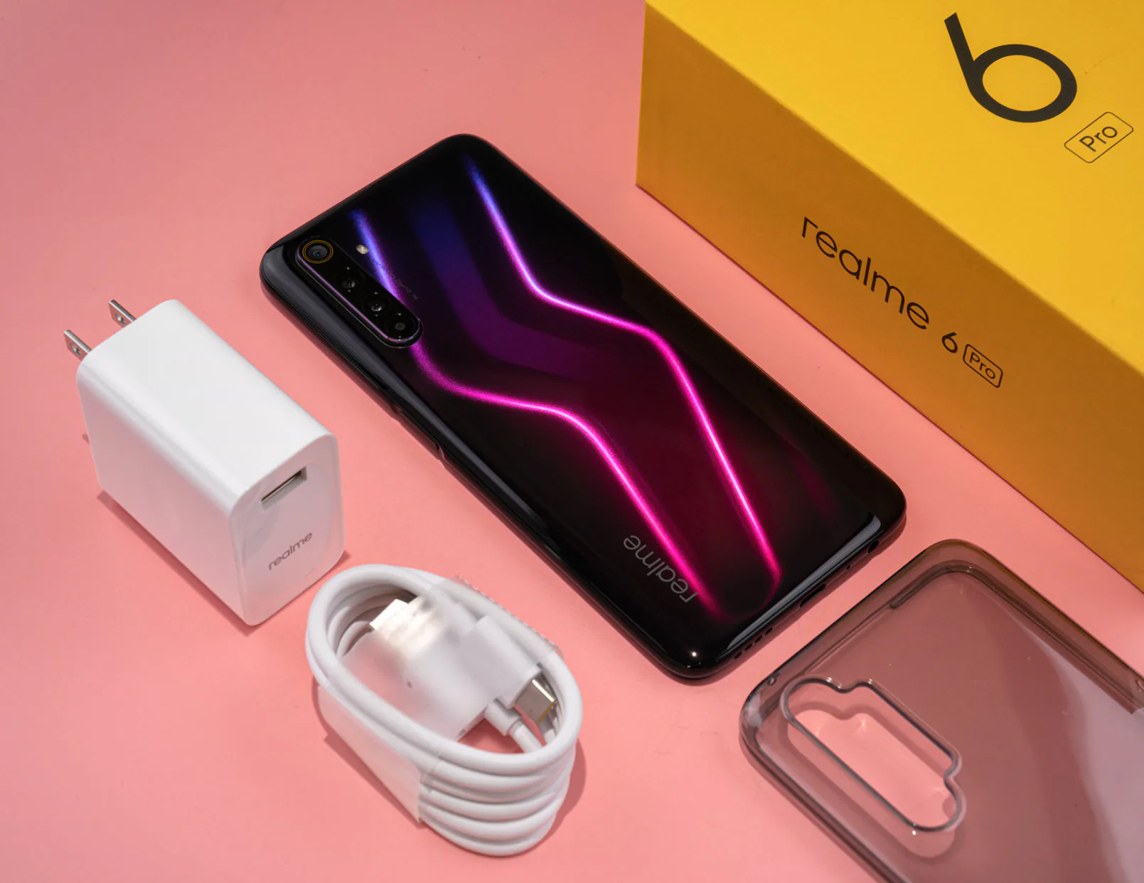Mở hộp Realme 6 Pro với cấu hình khủng, bốn camera sau 64MP và màn hình lớn 6.6-inch