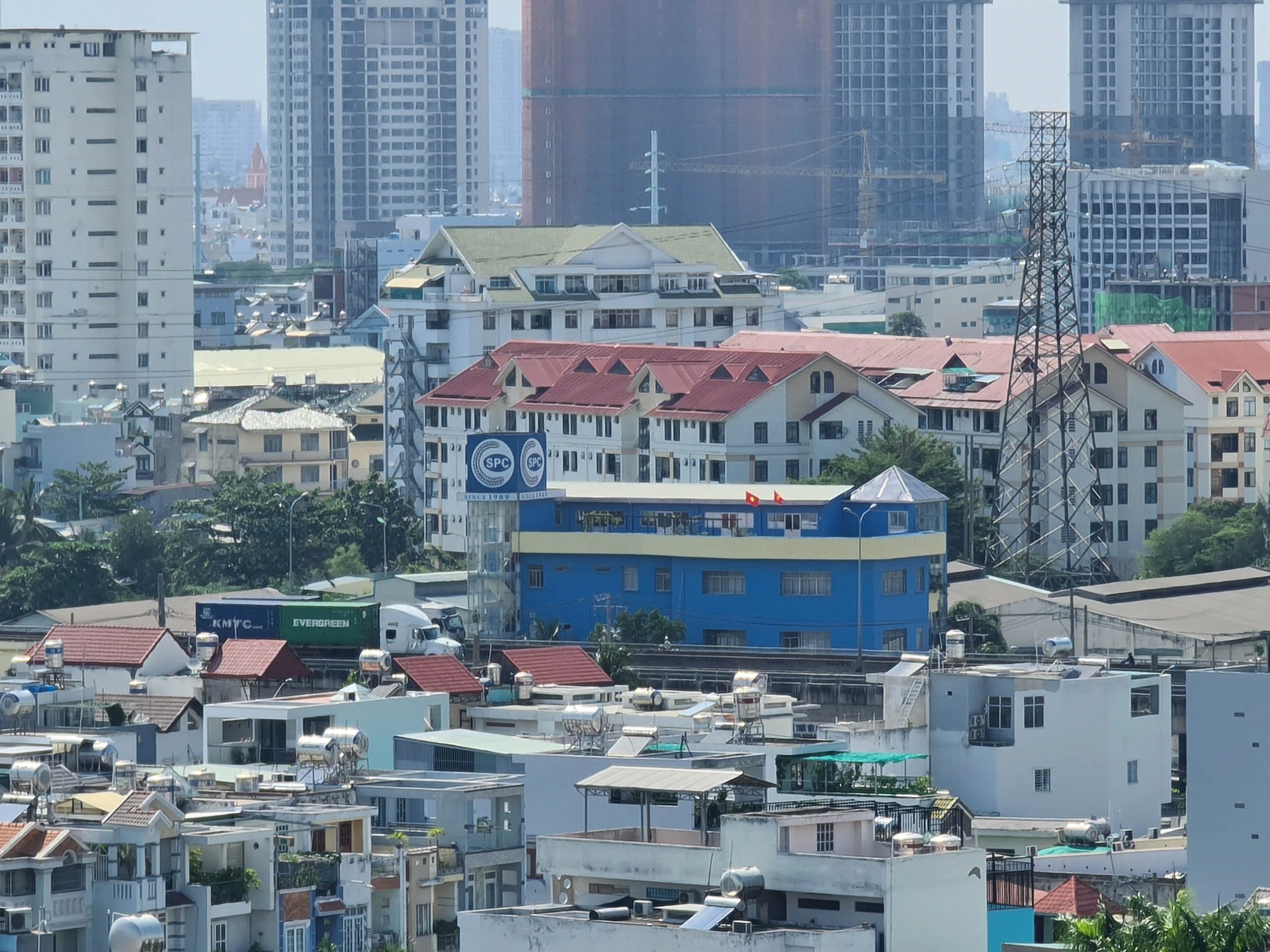 So sánh camera Huawei P40 Pro vs Galaxy S20 Ultra: Hậu sinh khả uý