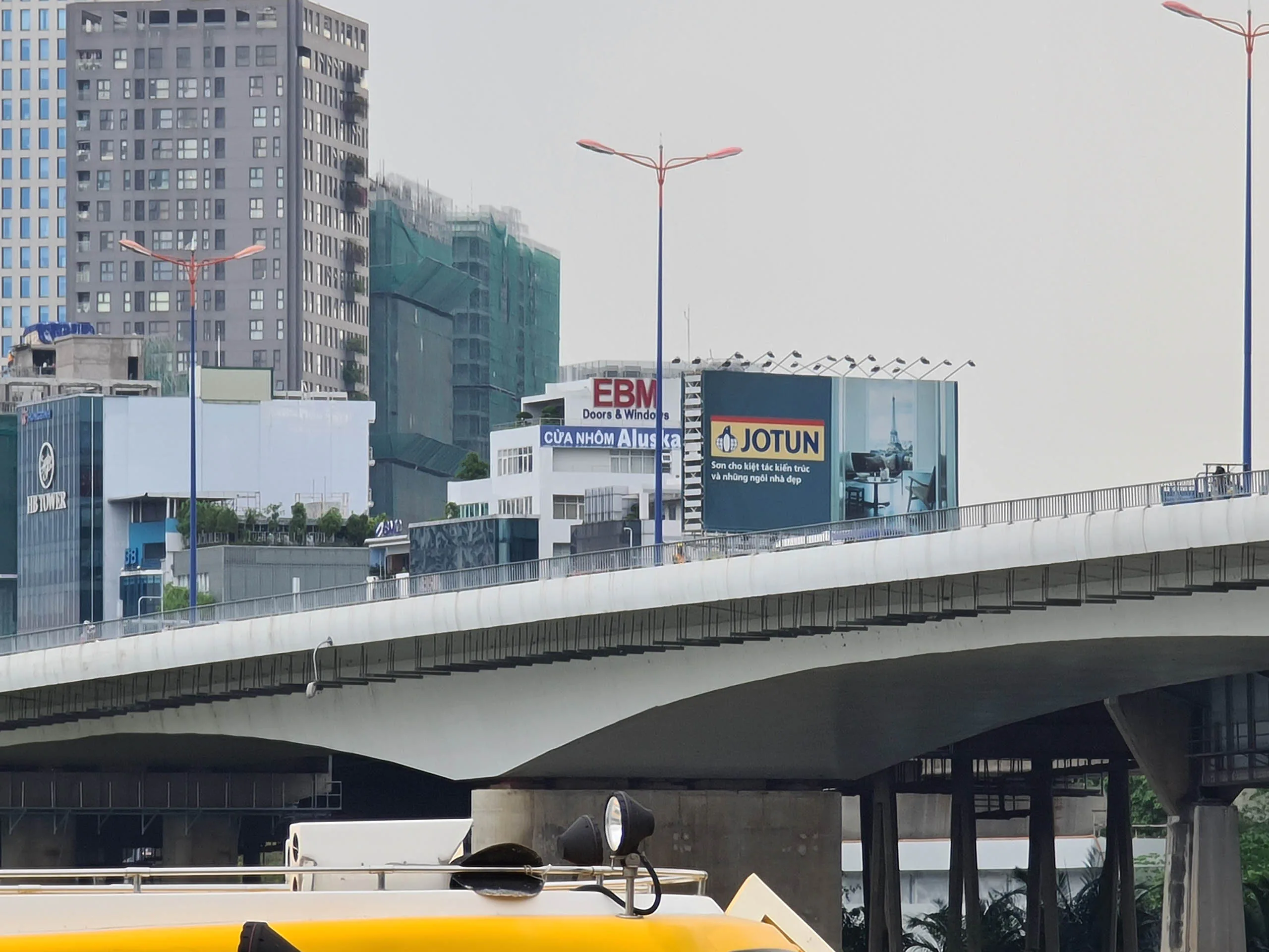So sánh camera Huawei P40 Pro vs Galaxy S20 Ultra: Hậu sinh khả uý