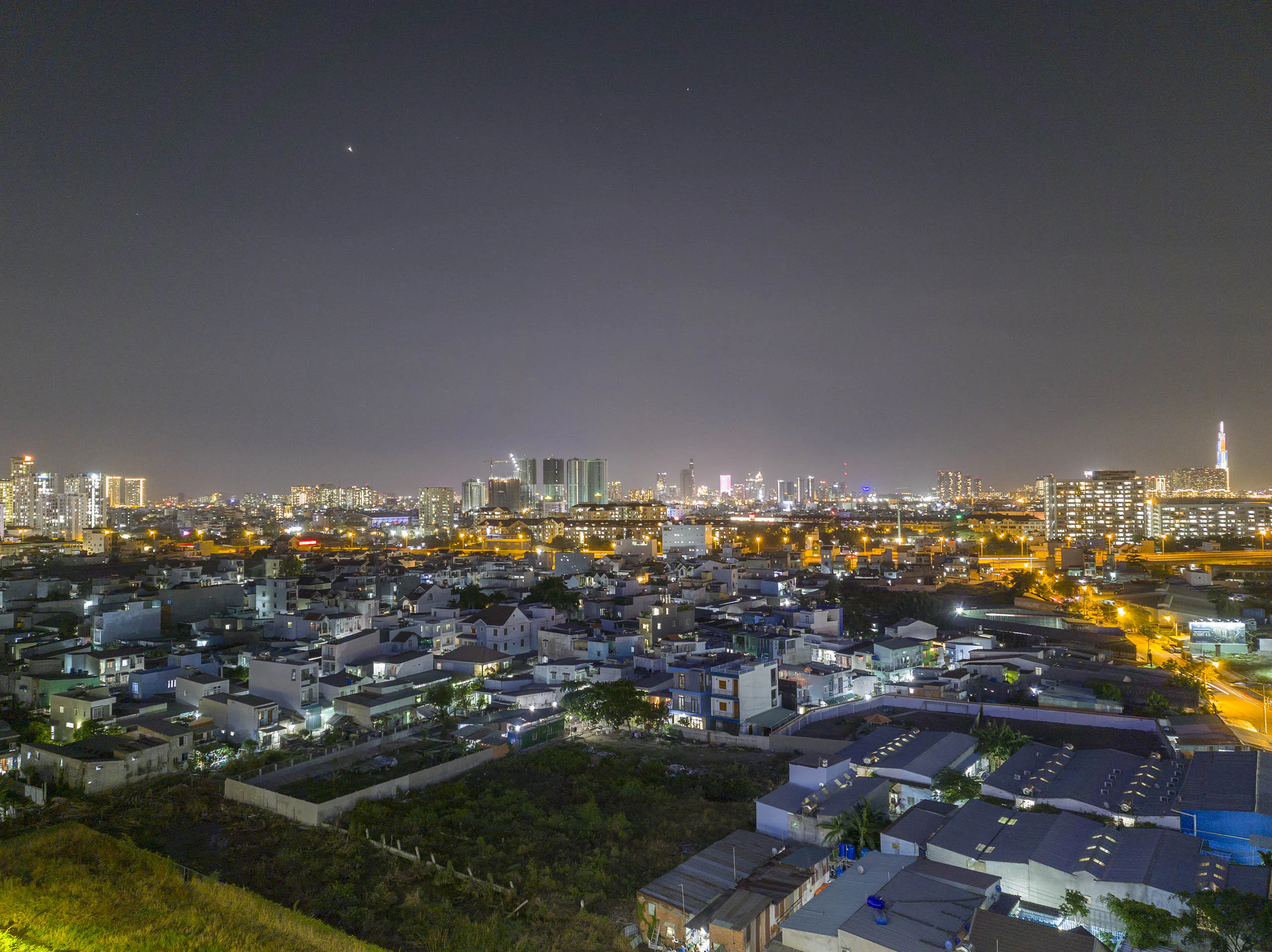 So sánh camera Huawei P40 Pro vs Galaxy S20 Ultra: Hậu sinh khả uý