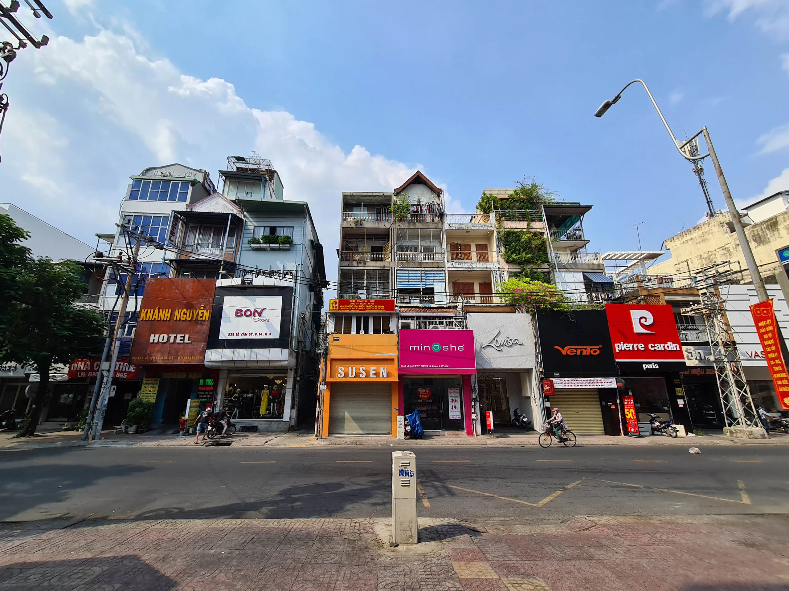 So sánh camera Huawei P40 Pro vs Galaxy S20 Ultra: Hậu sinh khả uý