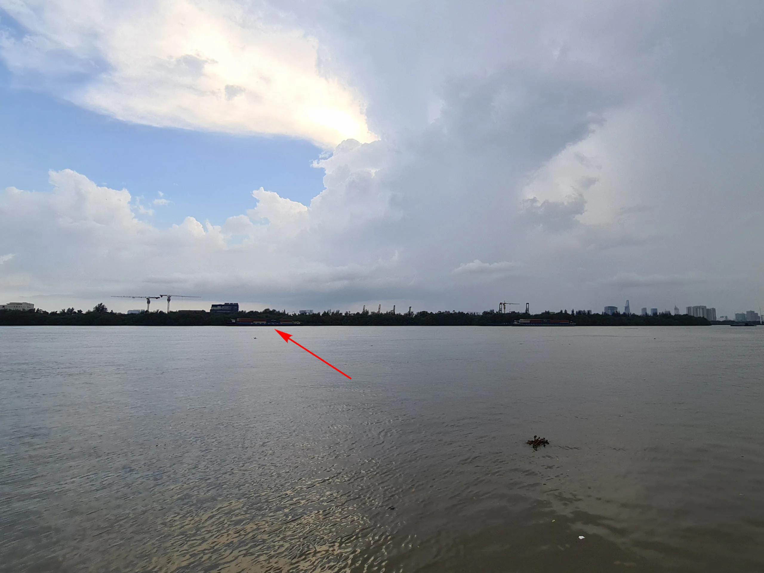 So sánh camera Huawei P40 Pro vs Galaxy S20 Ultra: Hậu sinh khả uý